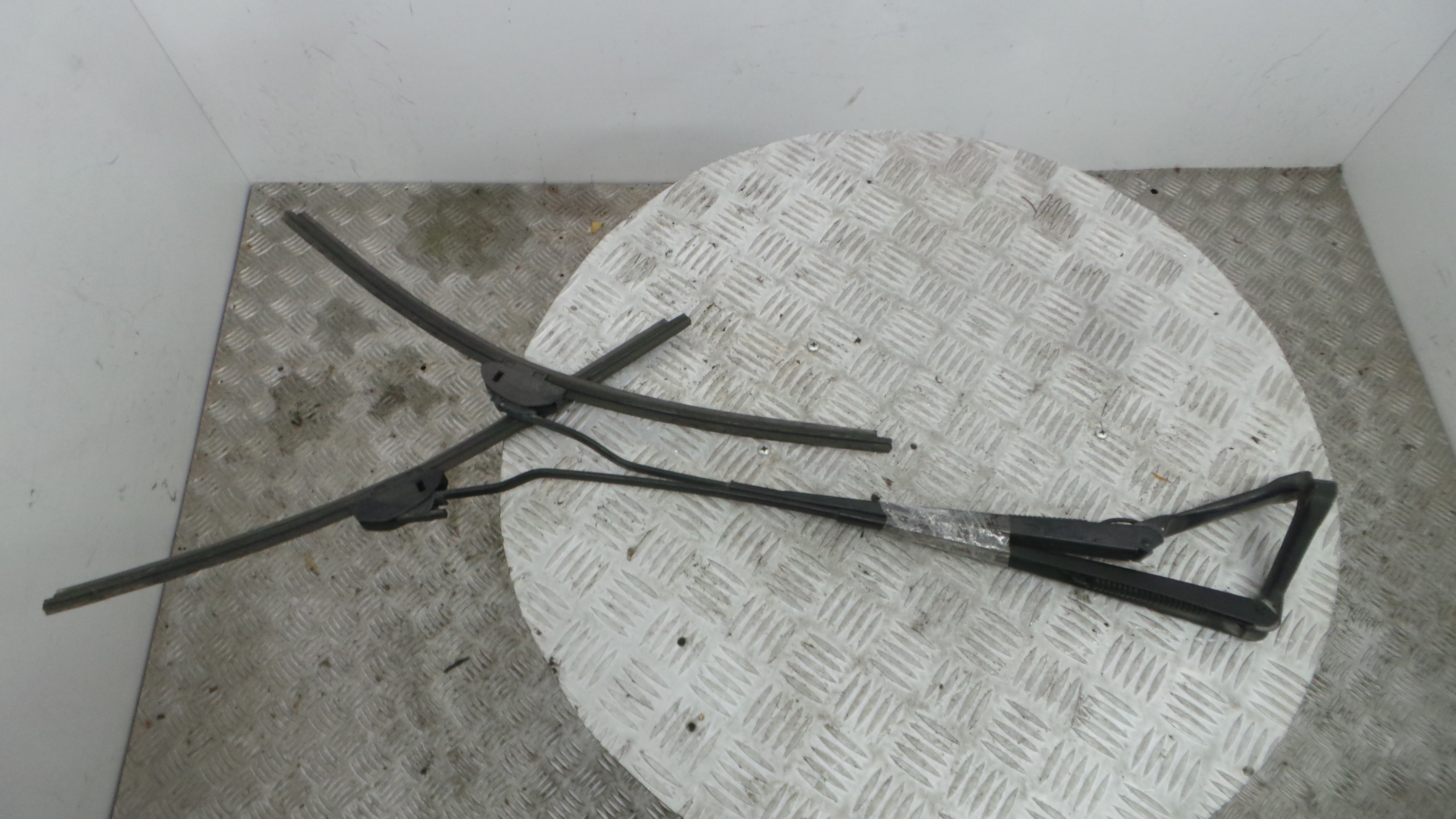 Braço Do Limpa-vidros 8L1955408A - AUDI A3 (8L1)-36385388