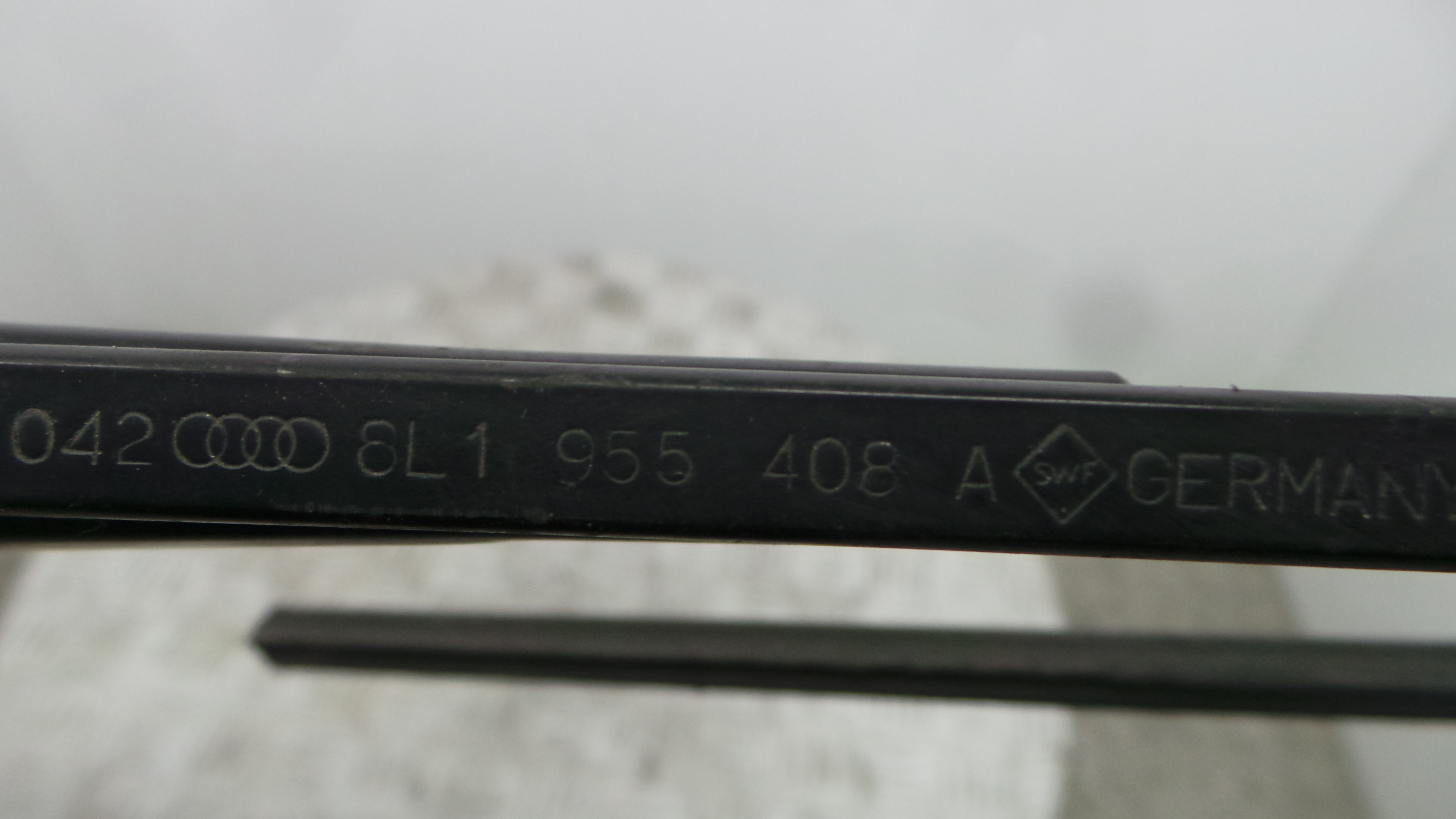 Braço Do Limpa-vidros 8L1955408A - AUDI A3 (8L1)-36385388