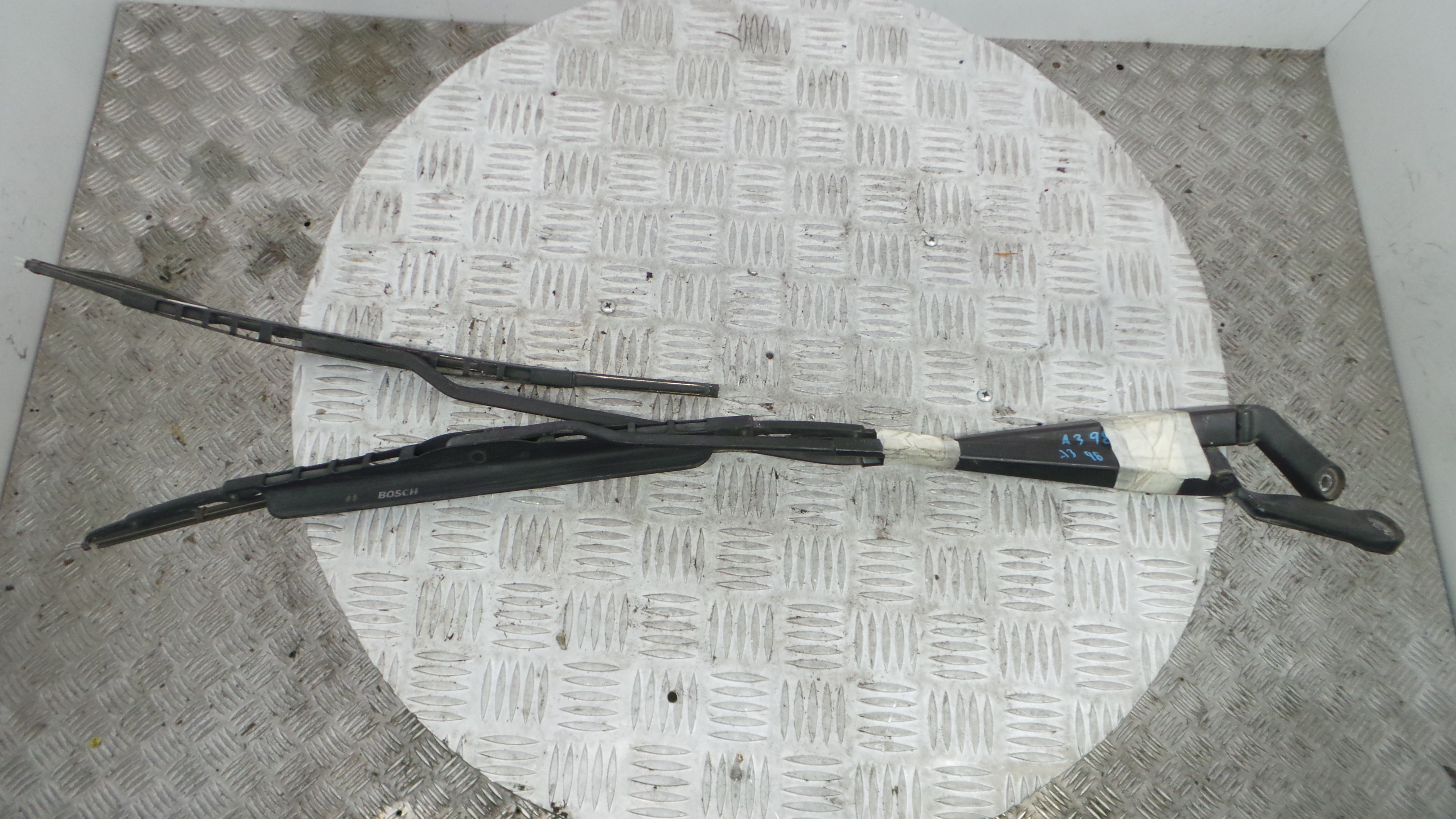 Braço Do Limpa-vidros 1J1955410A - AUDI A3 (8L1)-36385392