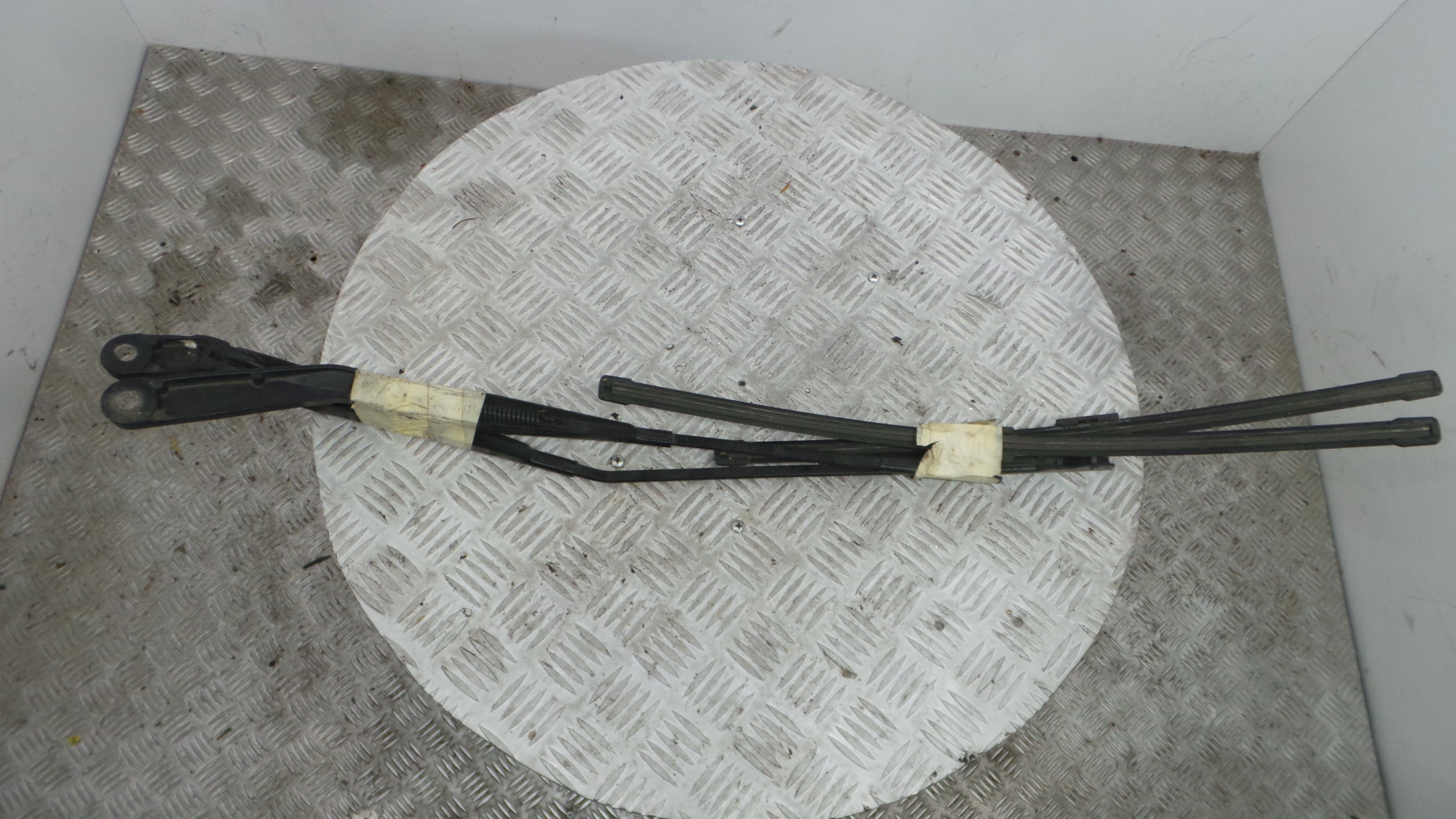 Braço Do Limpa-vidros 6Q1955409B - VW POLO (9N_, 9A_)-36385419