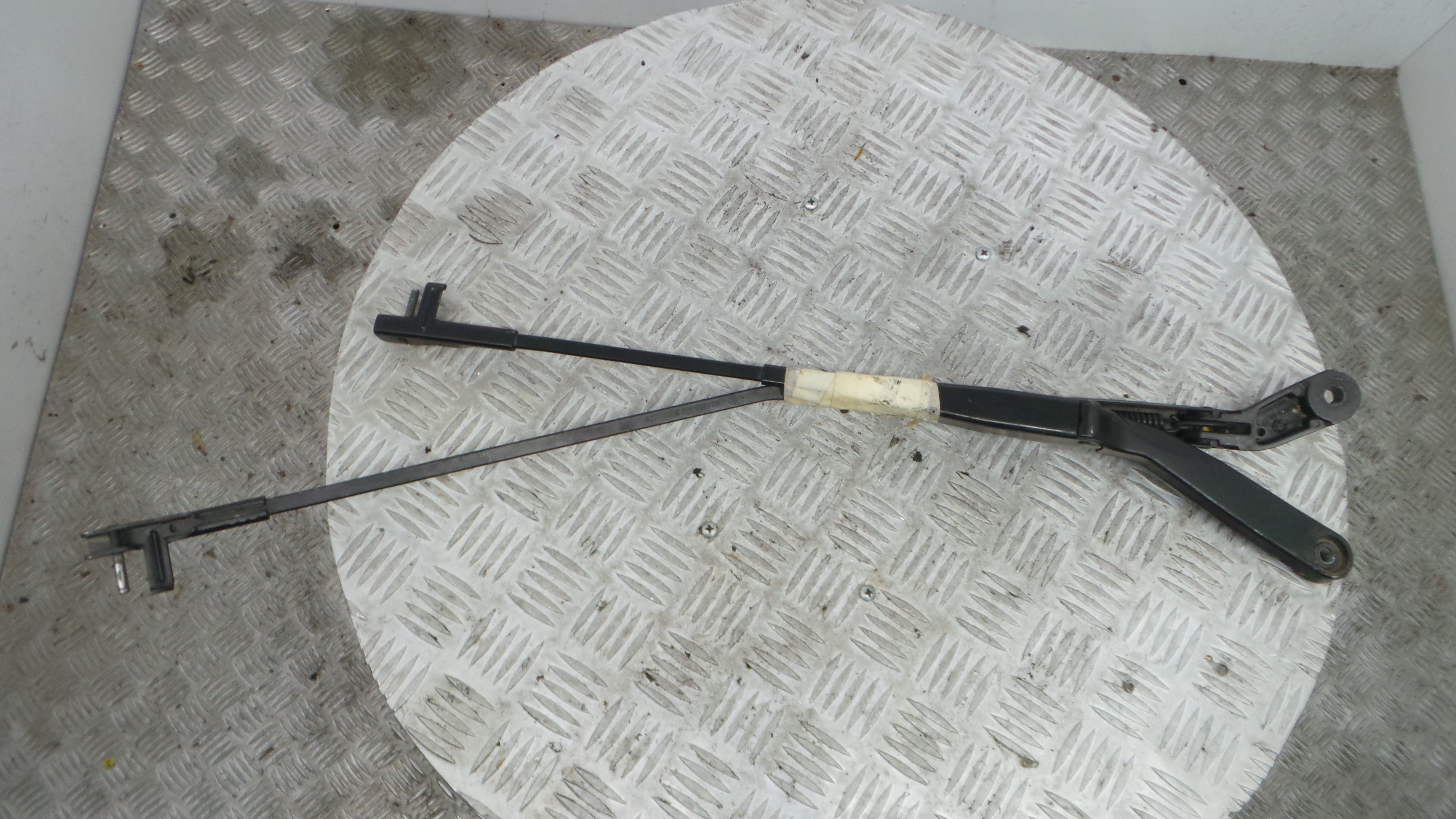 Braço Do Limpa-vidros 6Q1955409B - VW POLO (9N_, 9A_)-36385506