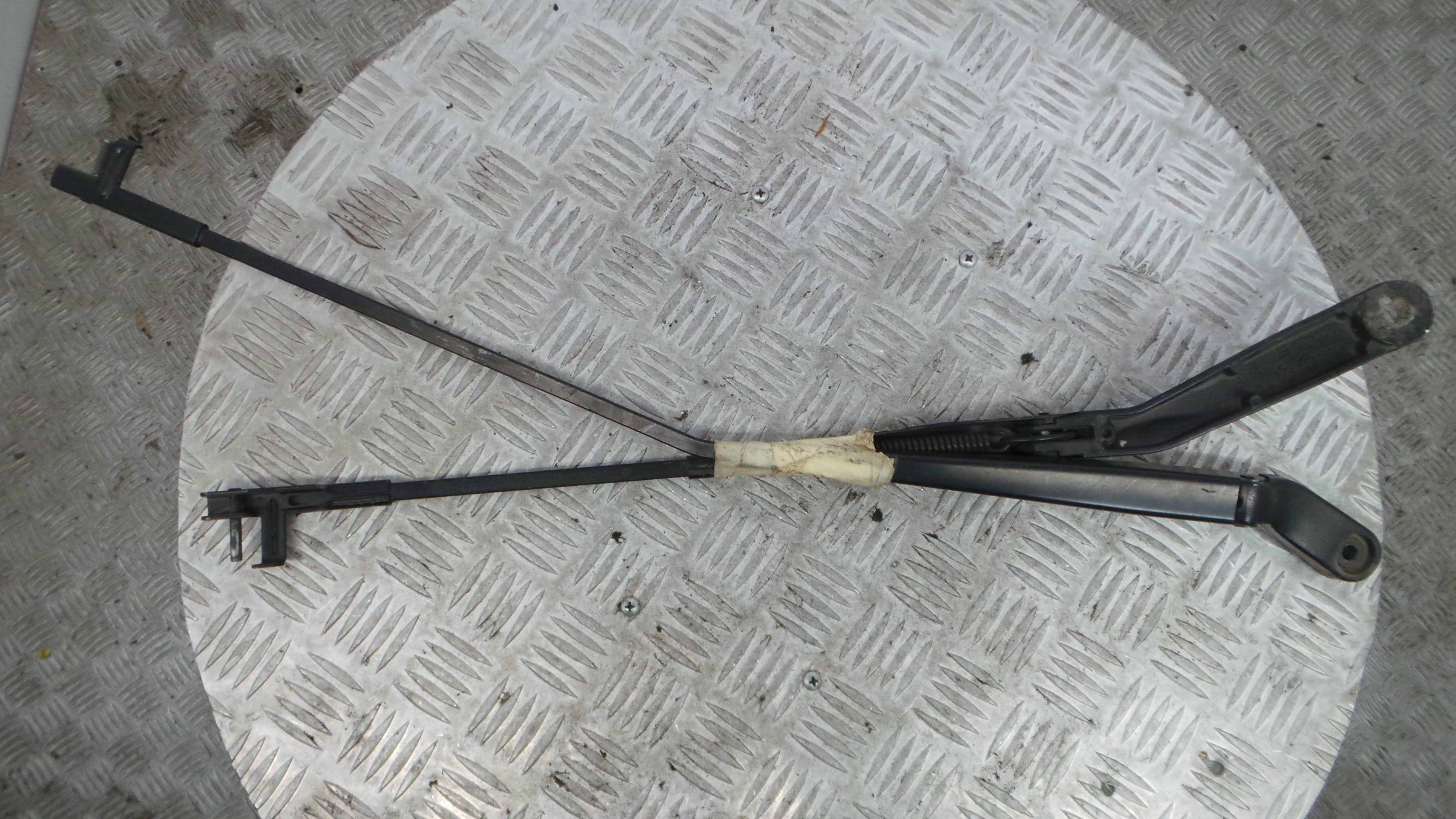 Braço Do Limpa-vidros 6Q1955409B - VW POLO (9N_, 9A_)-36385506