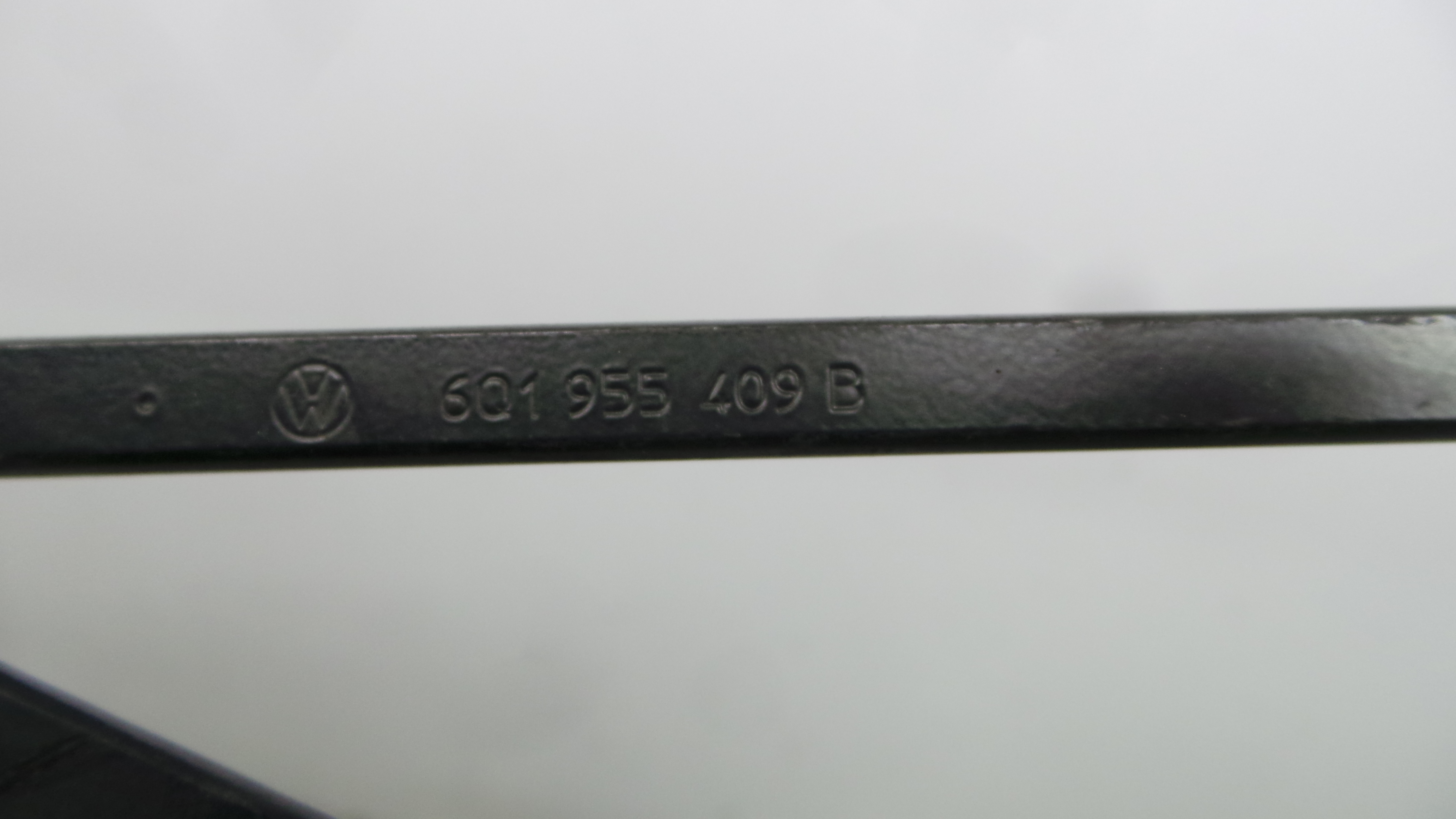 Braço Do Limpa-vidros 6Q1955409B - VW POLO (9N_, 9A_)-36385506