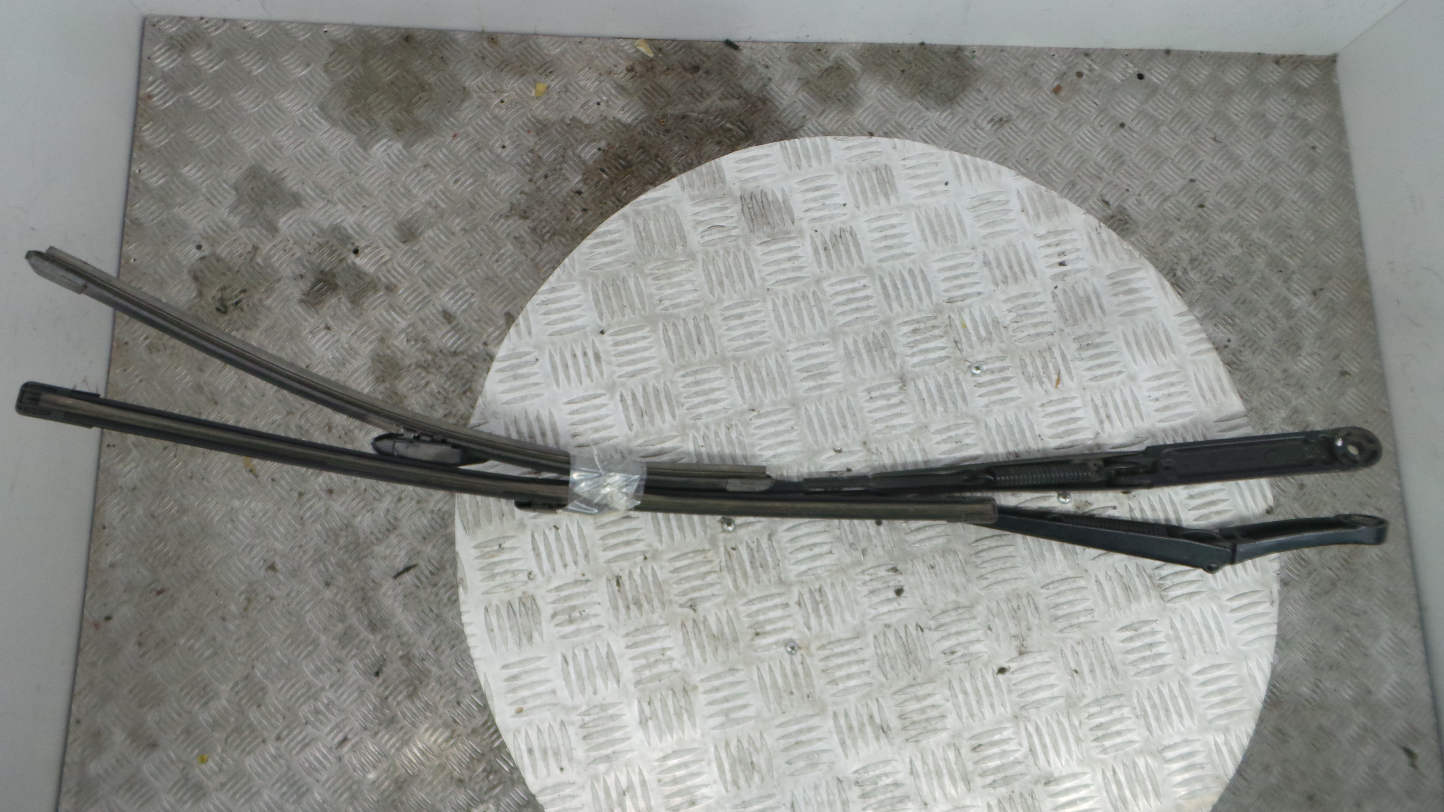 Braço Do Limpa-vidros 3C8955409 - VW PASSAT CC B6 (357)-36385534