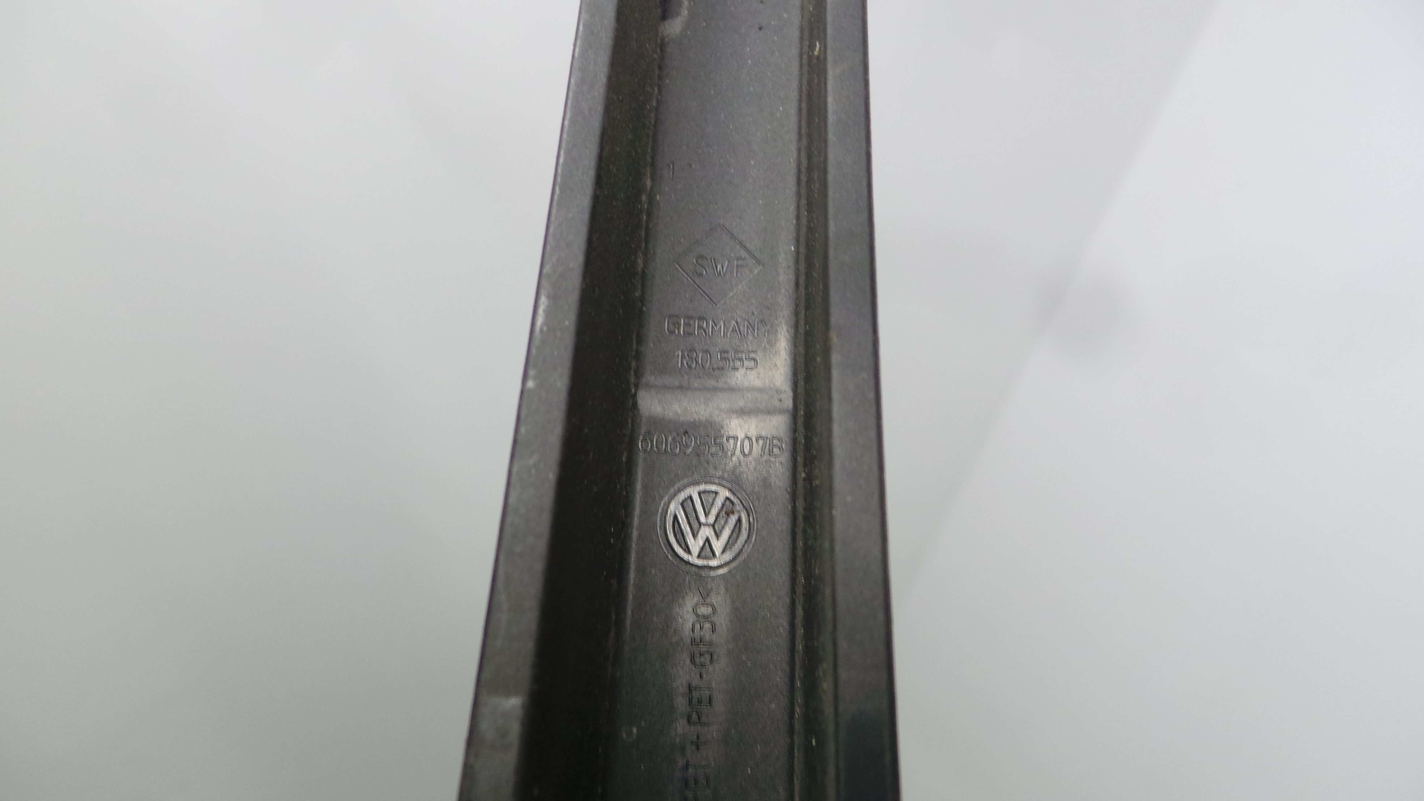 Braço Traseiro Para Brisas 6Q6955707B - VW GOLF V (1K1)-36385557