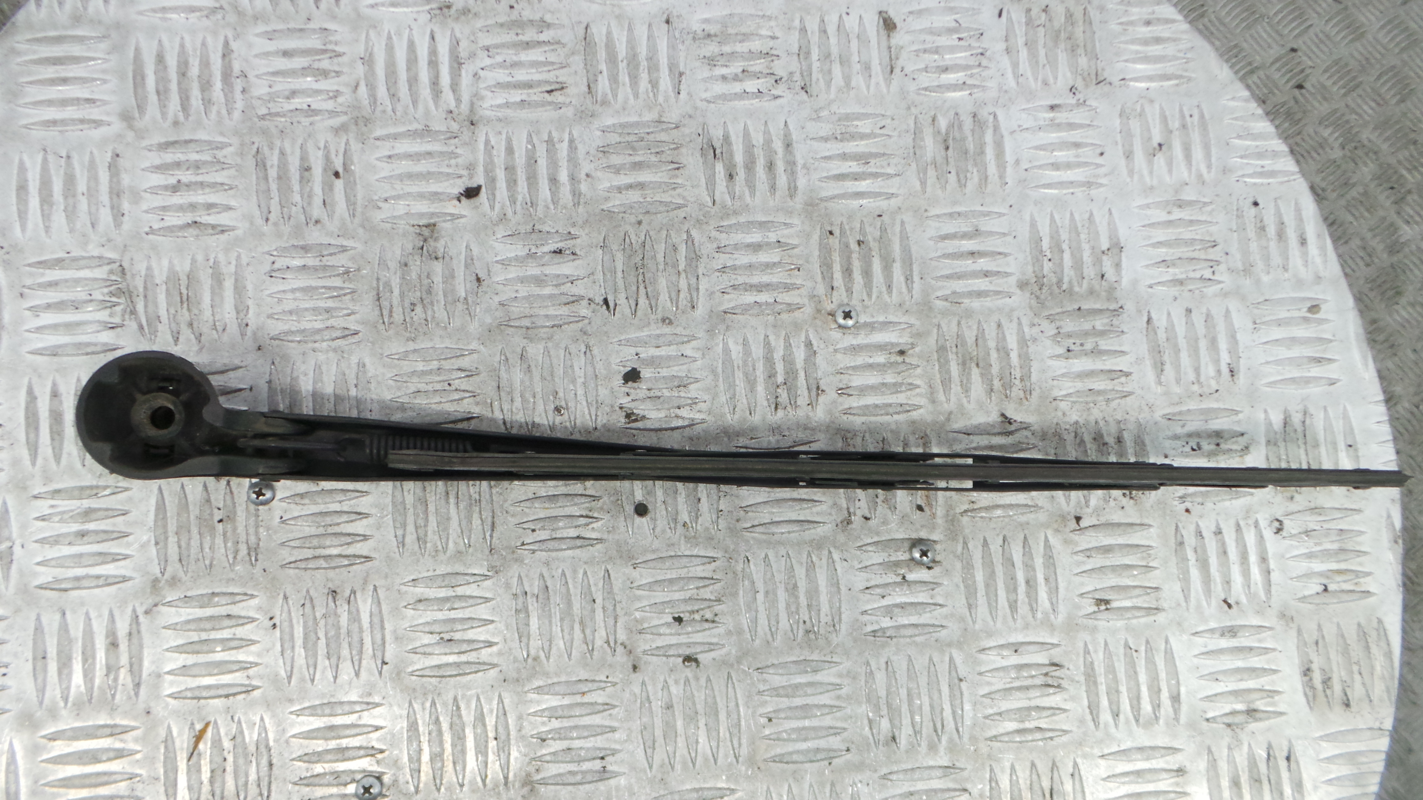 Braço Traseiro Para Brisas 8D9955407 - VW GOLF III (1H1), GOLF Mk III (1H1)-36385560