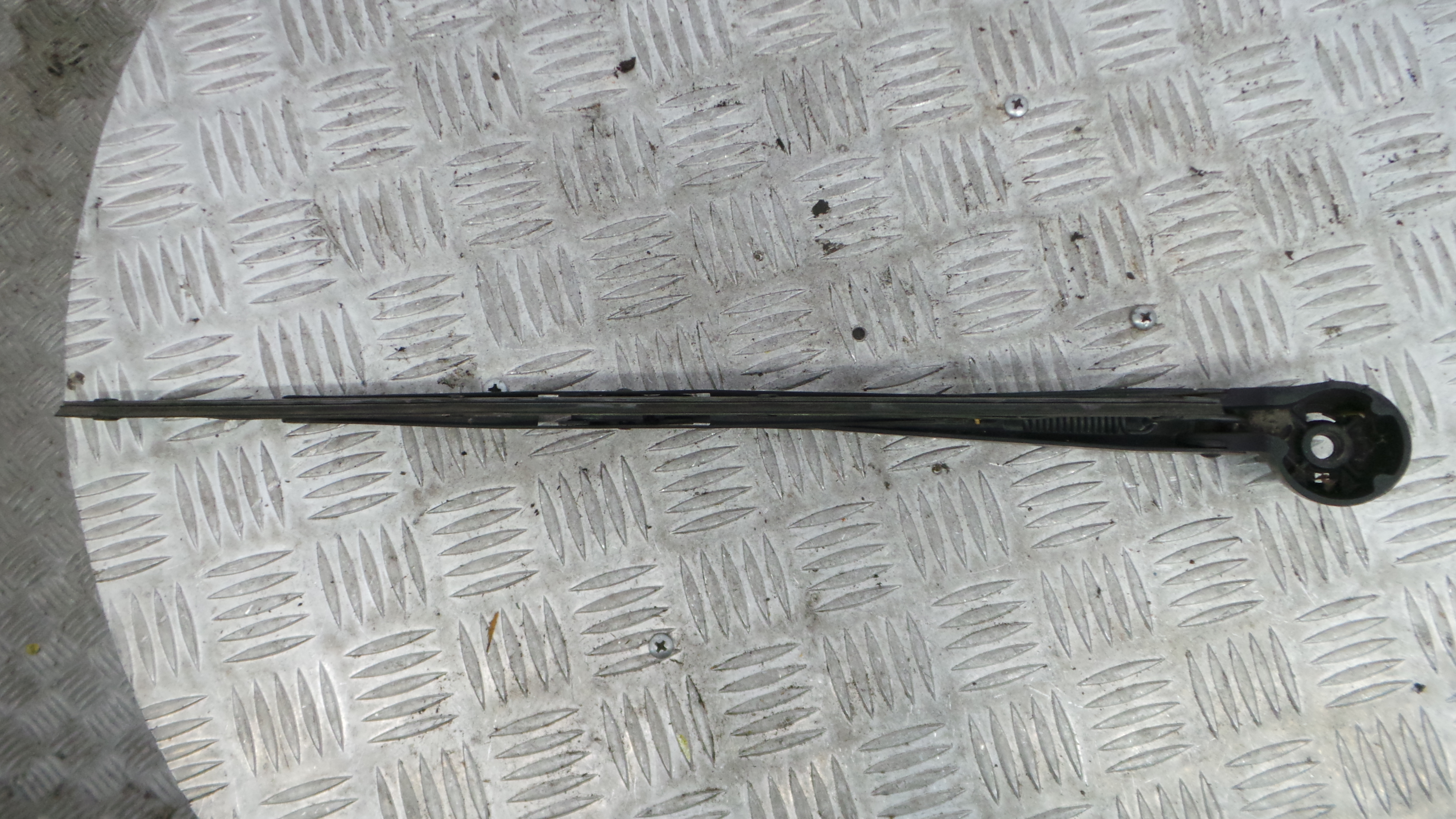 Braço Traseiro Para Brisas 8D9955407 - AUDI A3 (8L1)-36385565