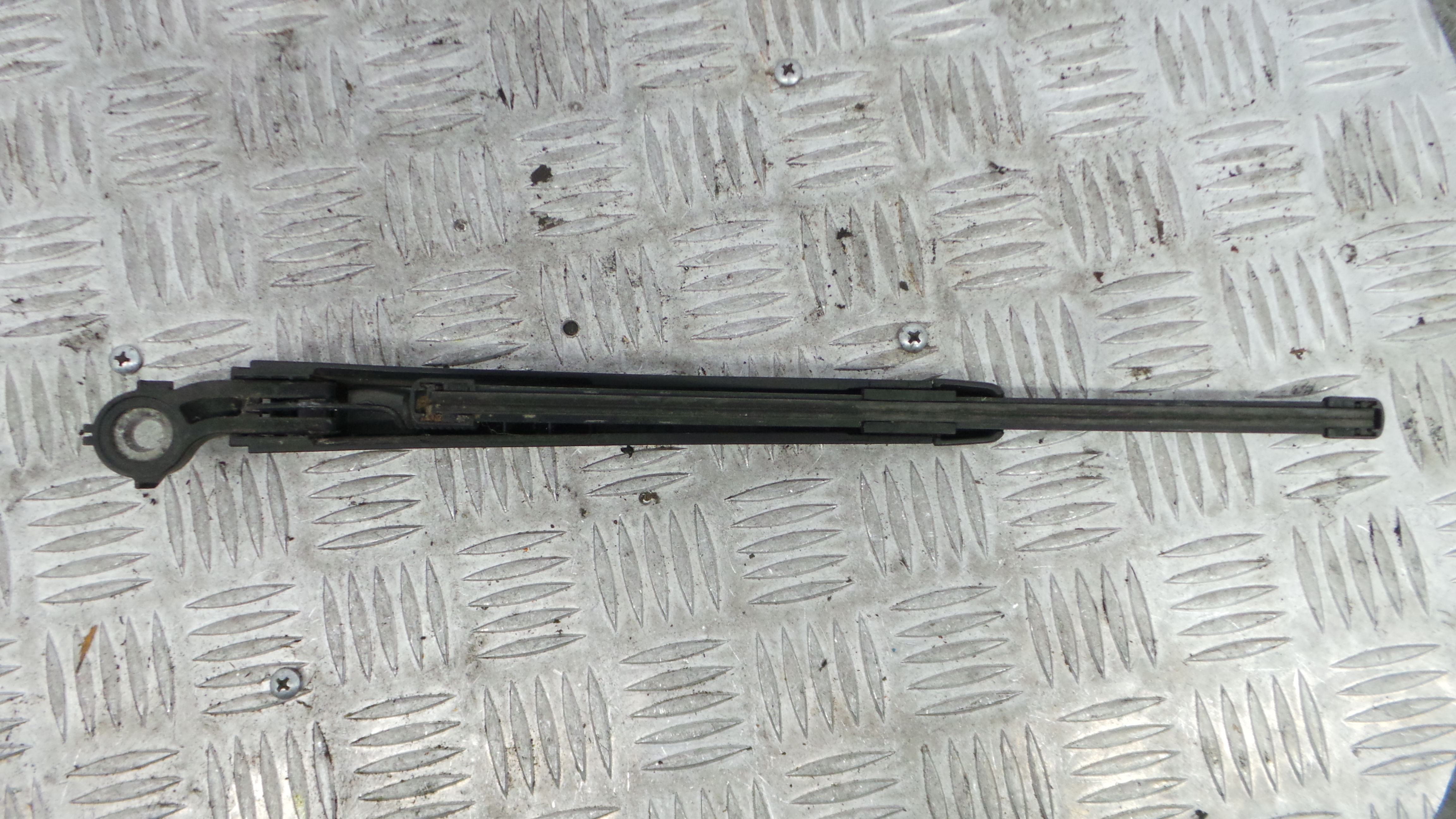 Braço Traseiro Para Brisas 6R6955707B - VW POLO V (6R1, 6C1)-36385573