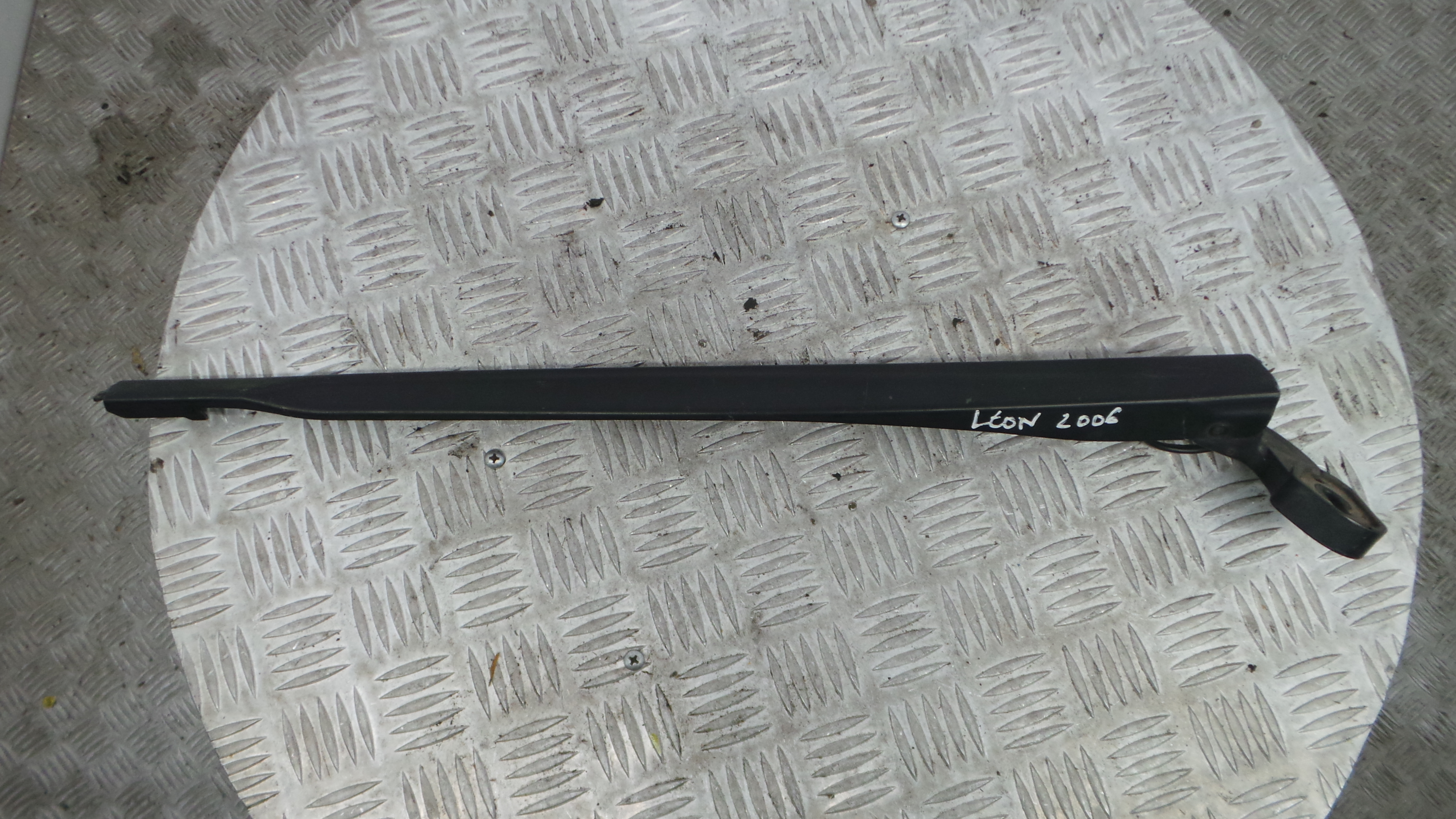 Braço Do Limpa-vidros 1P0955409A - SEAT LEON (1P1)-36385599