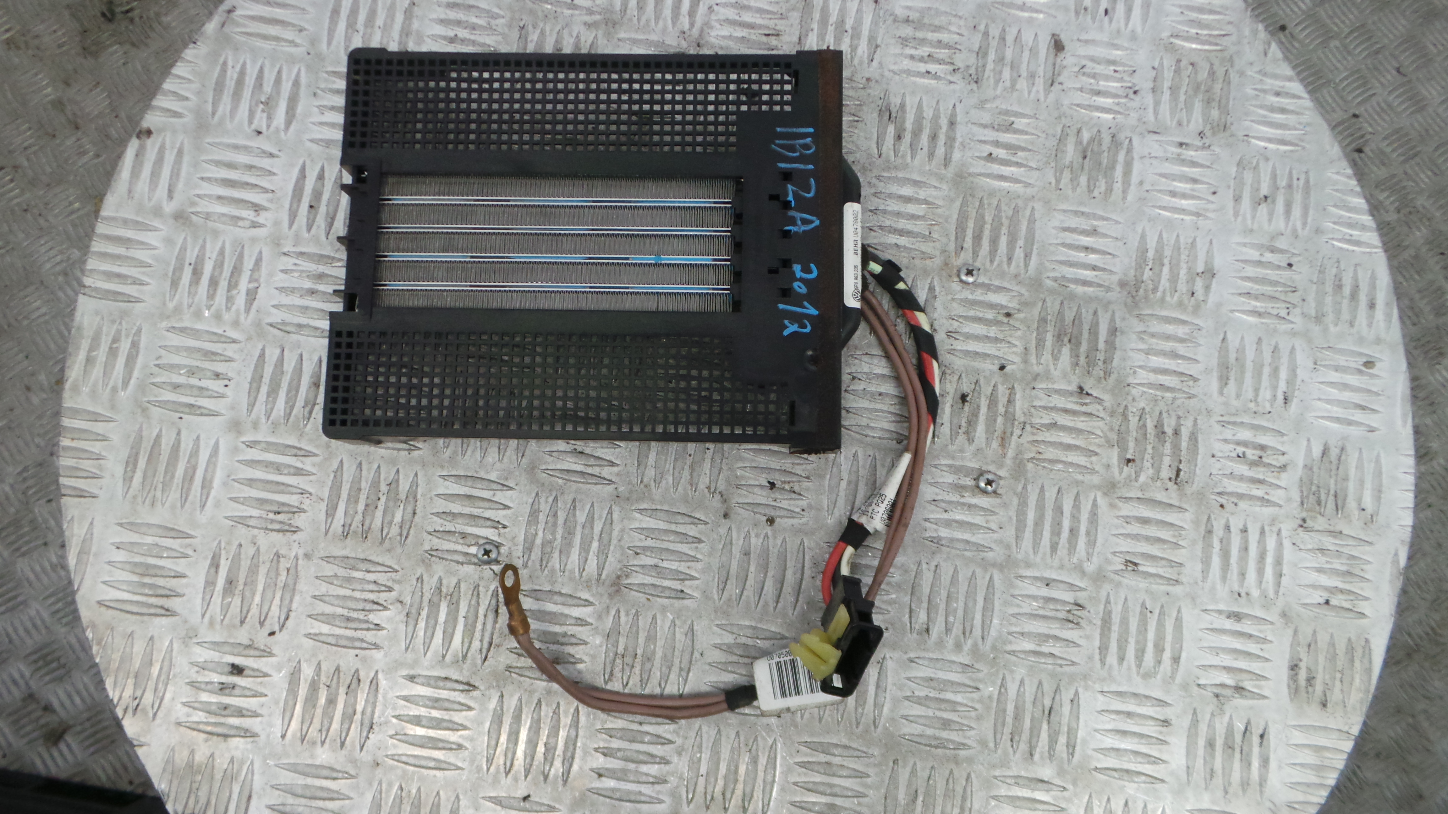 Radiador da Chaufagem / Sofagem 6R0963235 - SEAT IBIZA IV (6J5, 6P1), IBIZA Mk IV (6J5, 6P1)-36385799