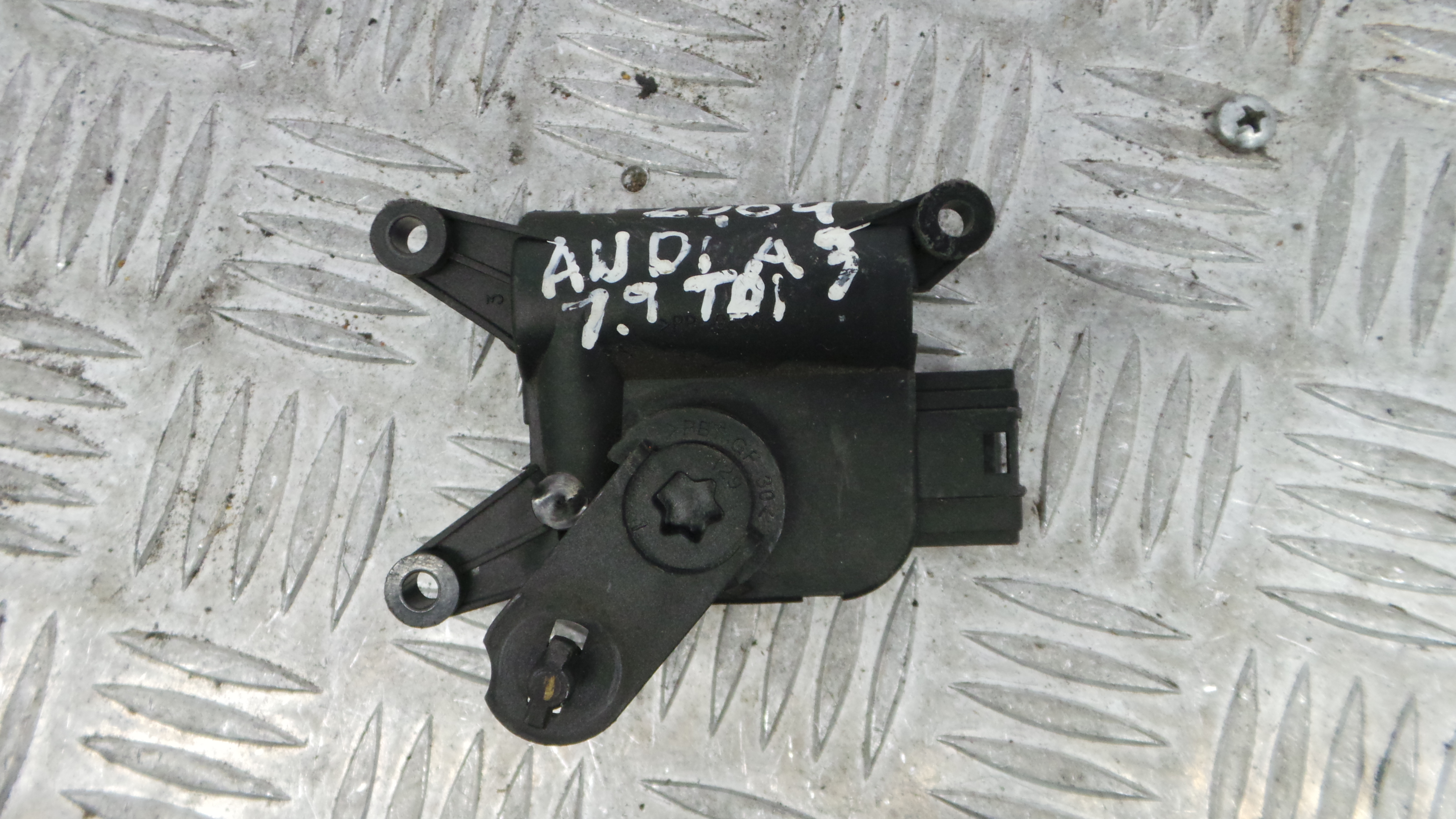 Atuador do Circuito de Ar  1K0907511B - AUDI A3 (8P1)-36386347