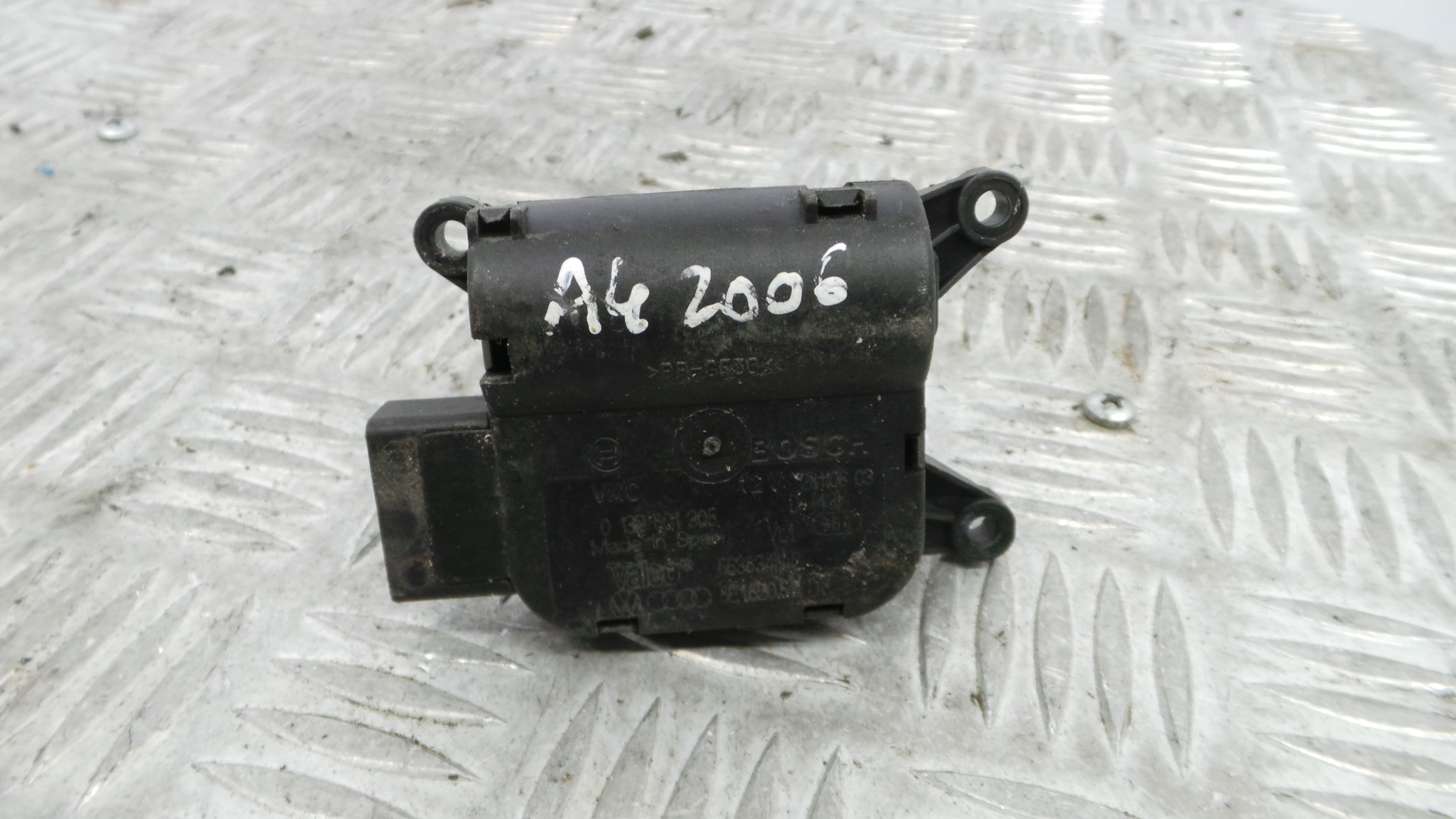 Atuador do Circuito de Ar  8E1820511D - AUDI A4 B7 (8EC)-36386803
