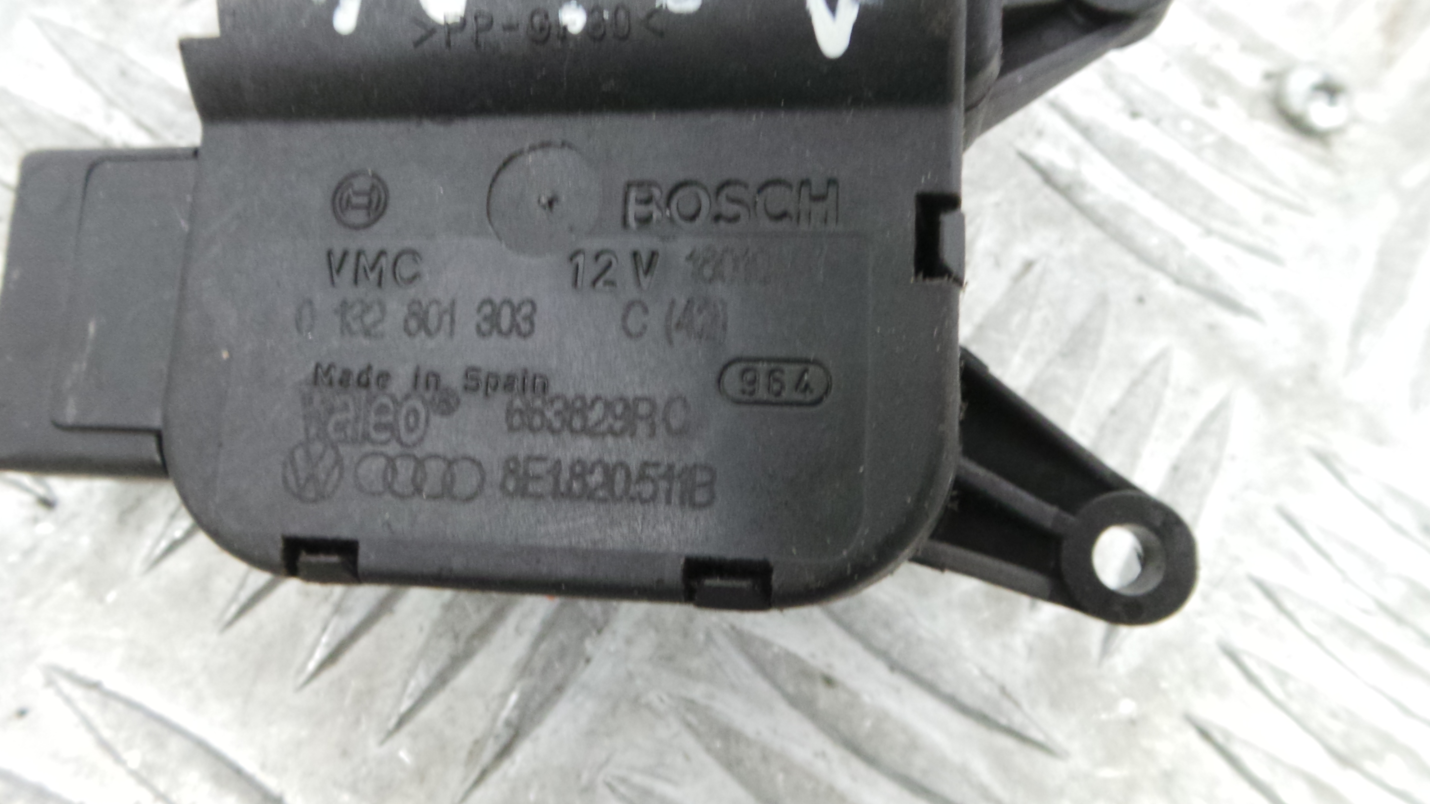 Atuador do Circuito de Ar  8E1820511B - AUDI A4 B6 (8E2)-36386806