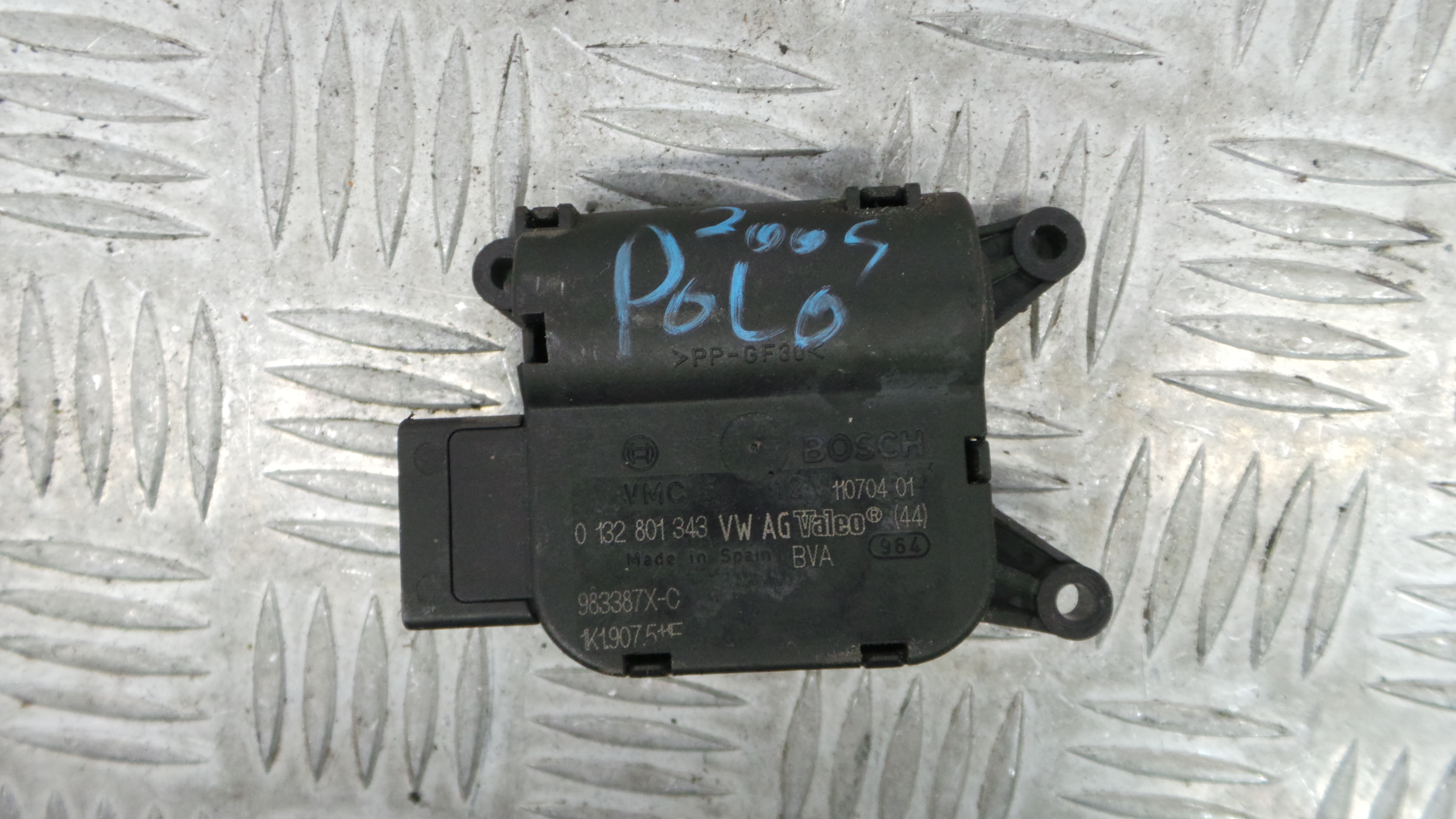 Atuador do Circuito de Ar  1K1907511E - VW POLO (9N_, 9A_)-36386928