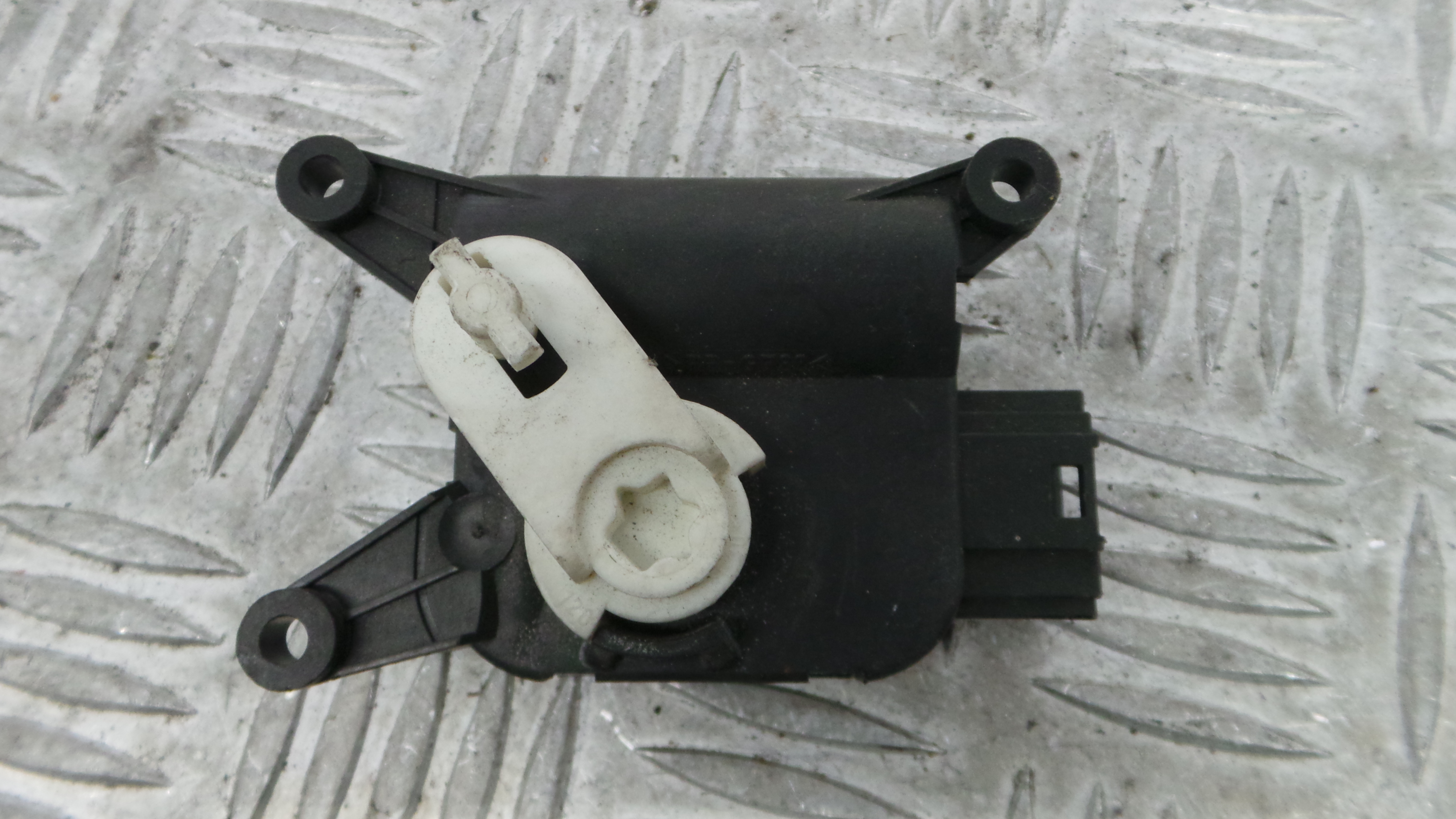 Atuador do Circuito de Ar  1K1907511C - VW GOLF V (1K1)-36386949