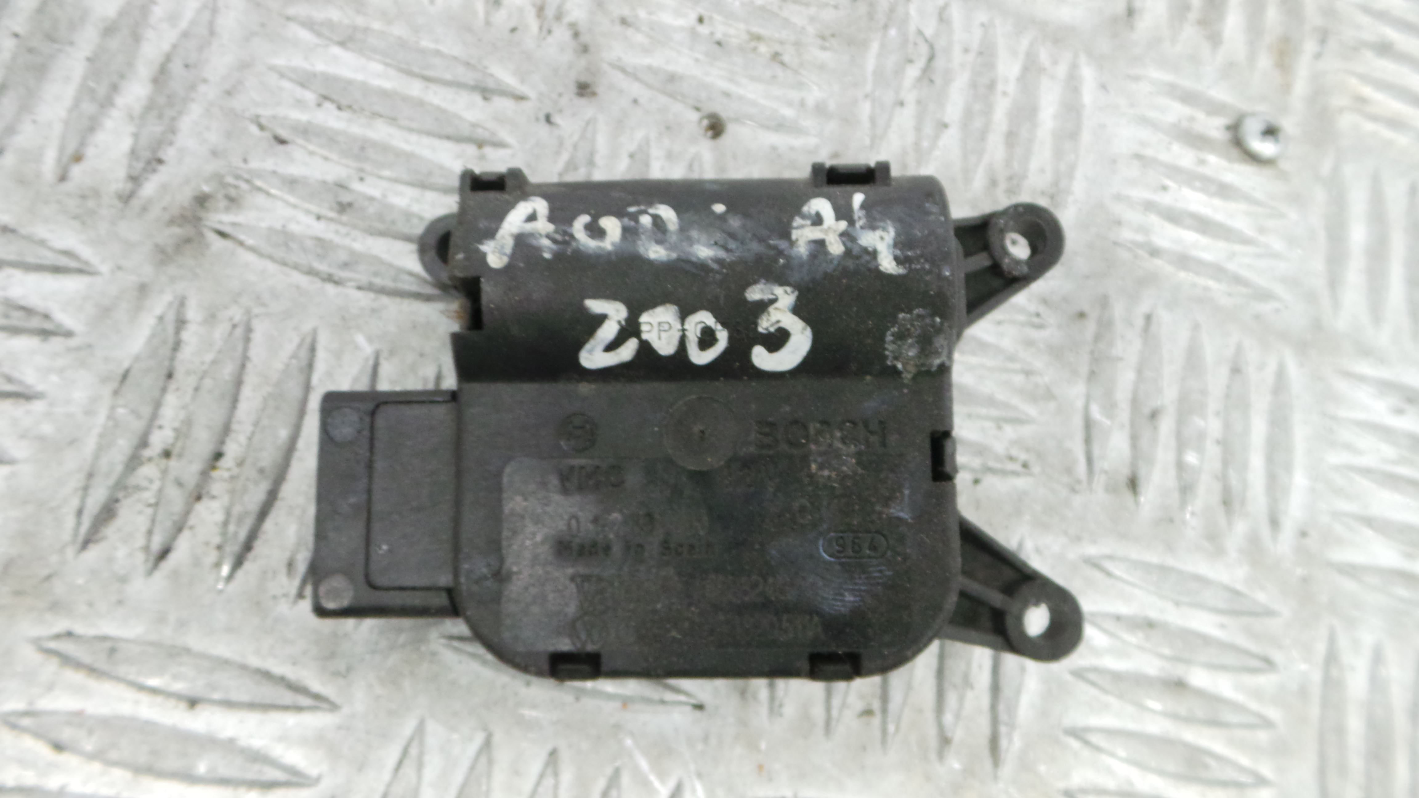 Atuador do Circuito de Ar  8E1820511A - AUDI A4 B6 (8E2)-36386958