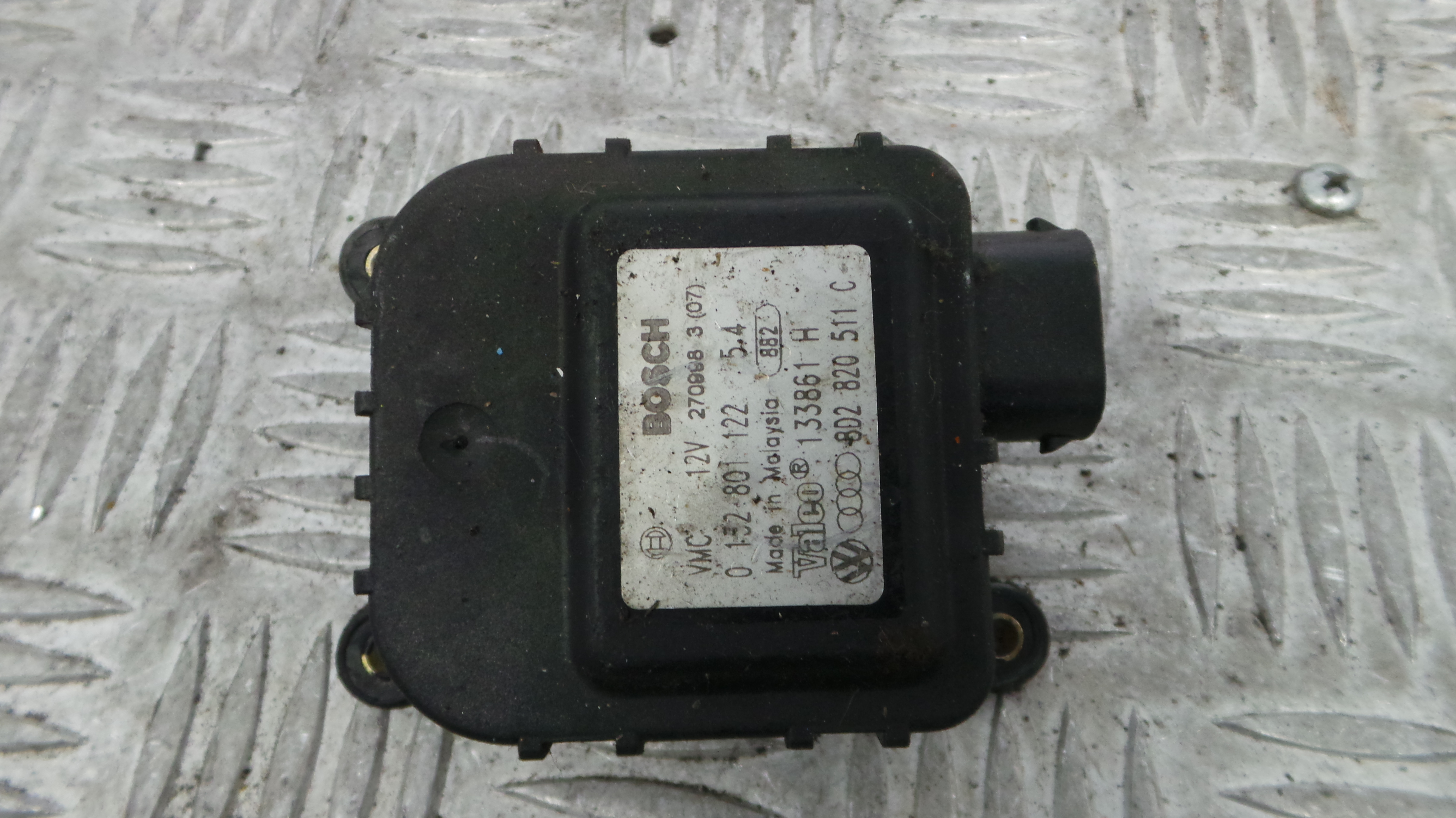 Atuador do Circuito de Ar 8D2820511C - AUDI A3 (8L1)-36387011 Atuador do Circuito de Ar 8D2820511C - AUDI A3 (8L1)-36387011