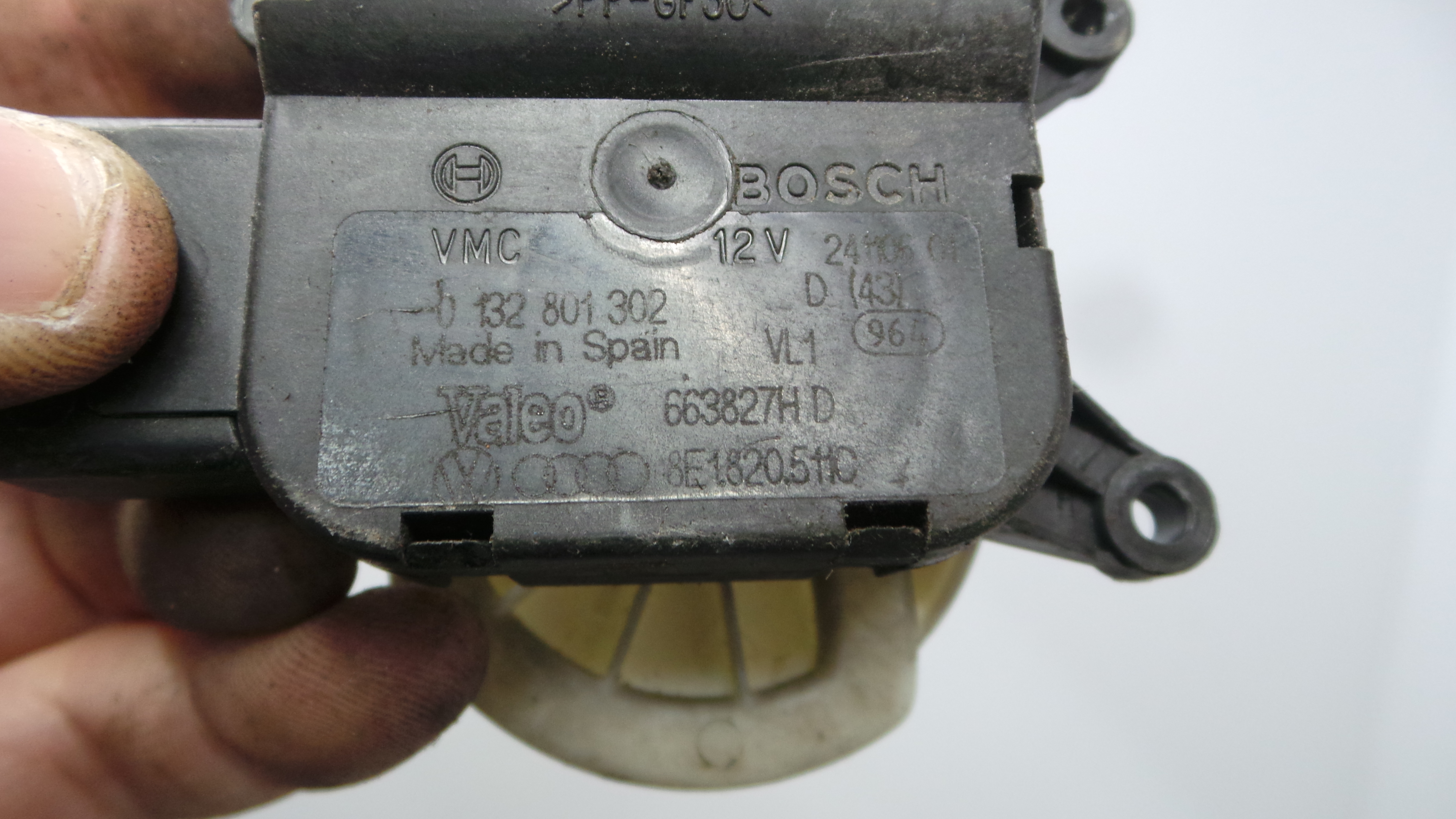 Atuador do Circuito de Ar  8E1820511C - AUDI A4 B7 (8EC)-36387129