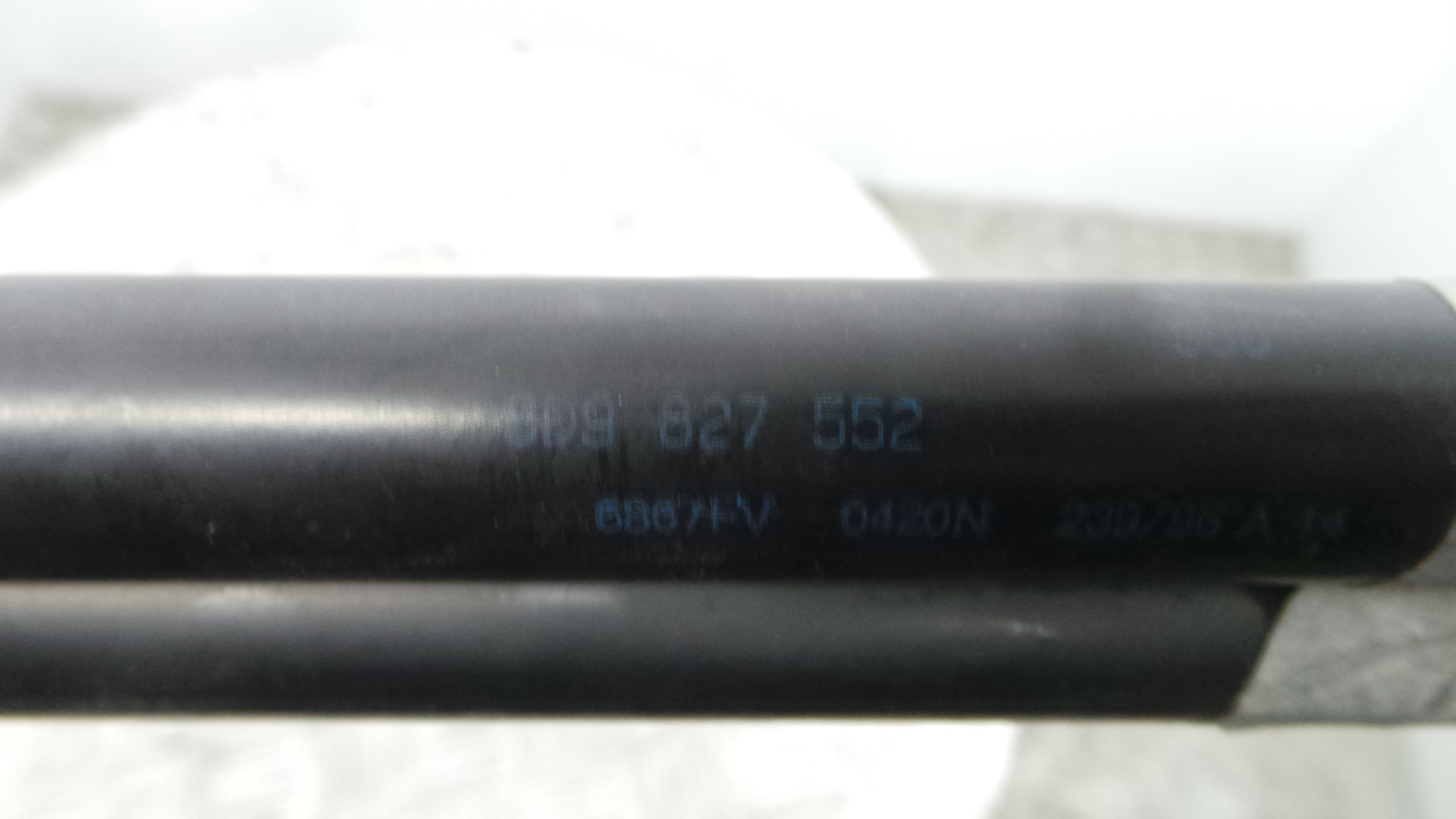 Amortecedor da Mala 8D9827552 - AUDI A3 (8L1)-36400919