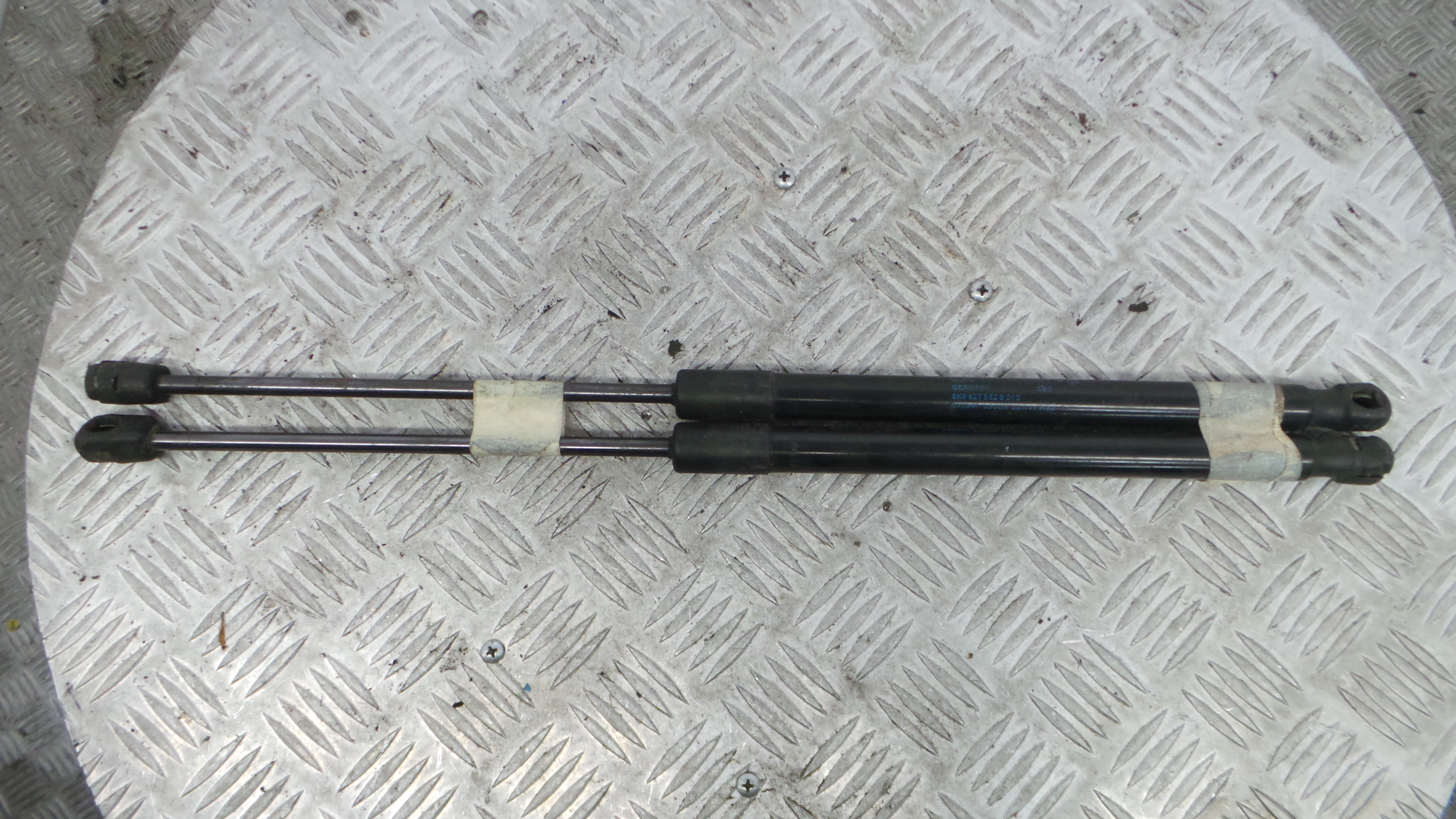 Amortecedor da Mala 8K9827552B - AUDI A4 B8 Avant (8K5)-36400931