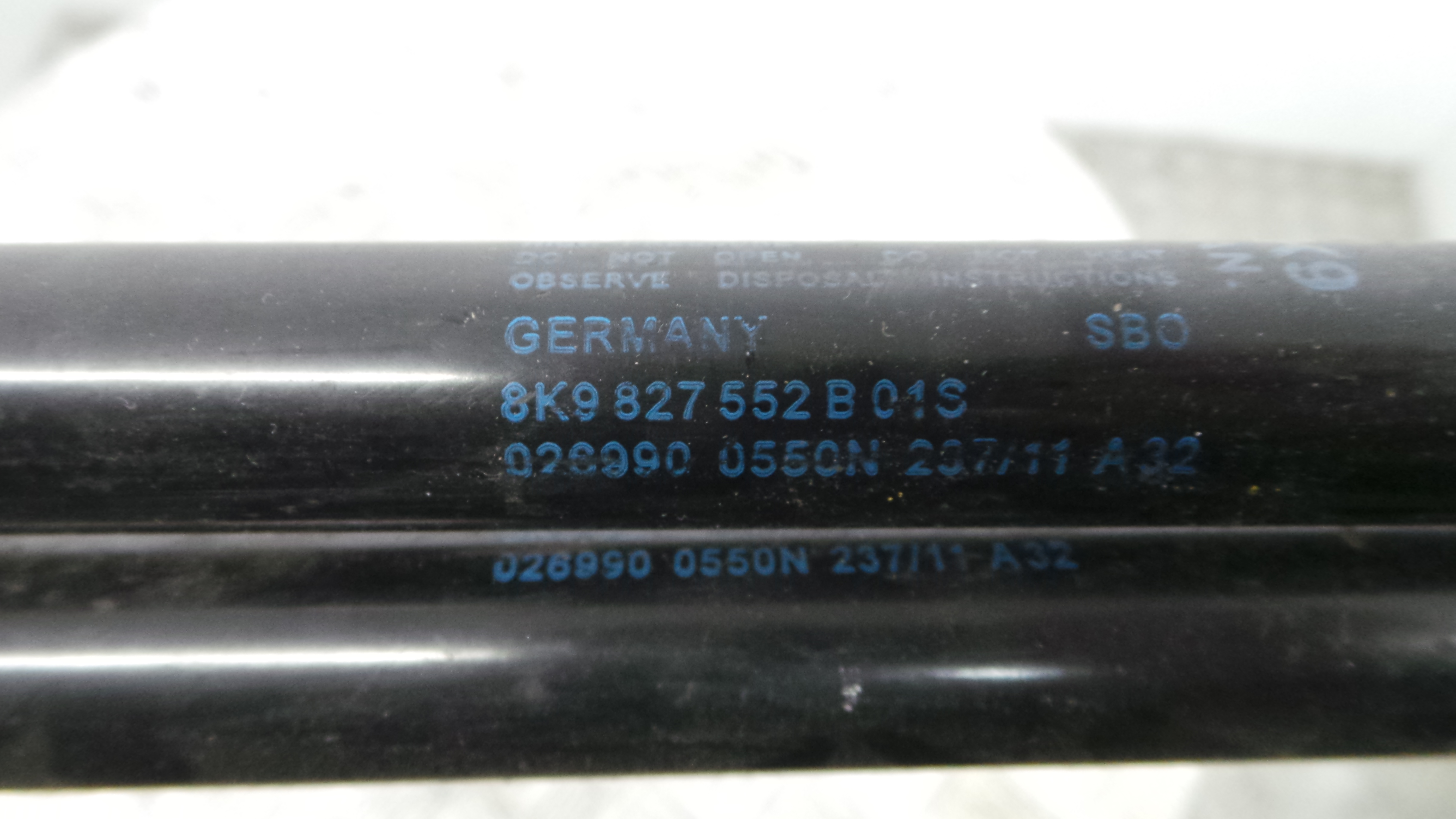 Amortecedor da Mala 8K9827552B - AUDI A4 B8 Avant (8K5)-36400931