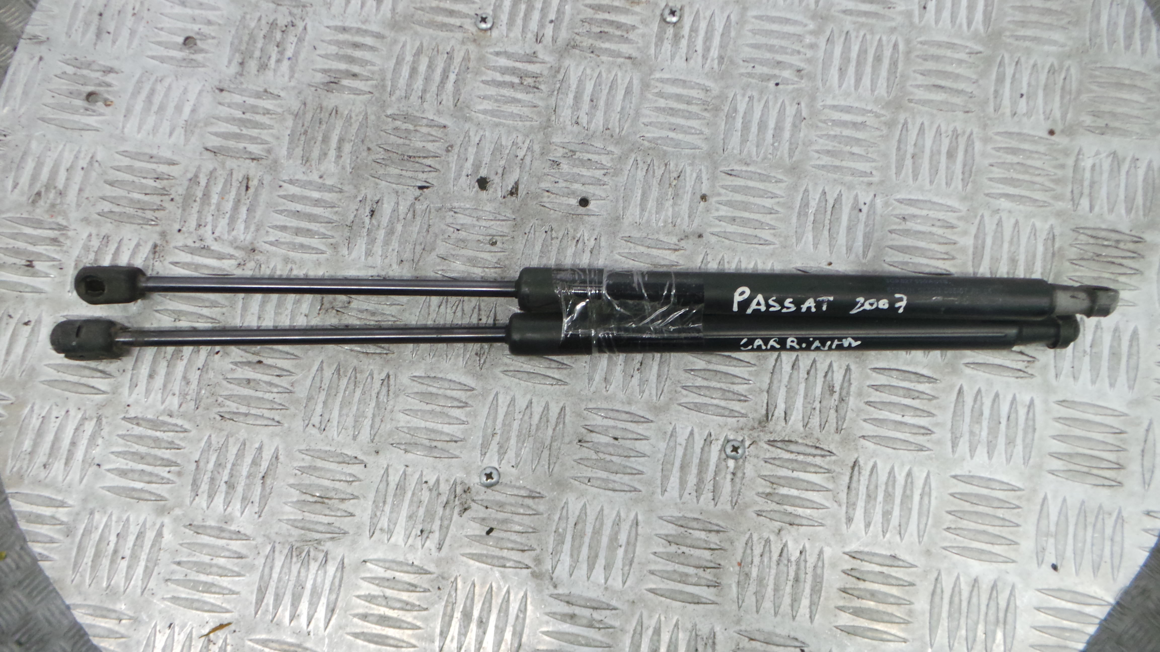 Amortecedor da Mala 3C9827550A - VW PASSAT B6 Estate (3C5), PASSAT B6 Variant (3C5)-36400950