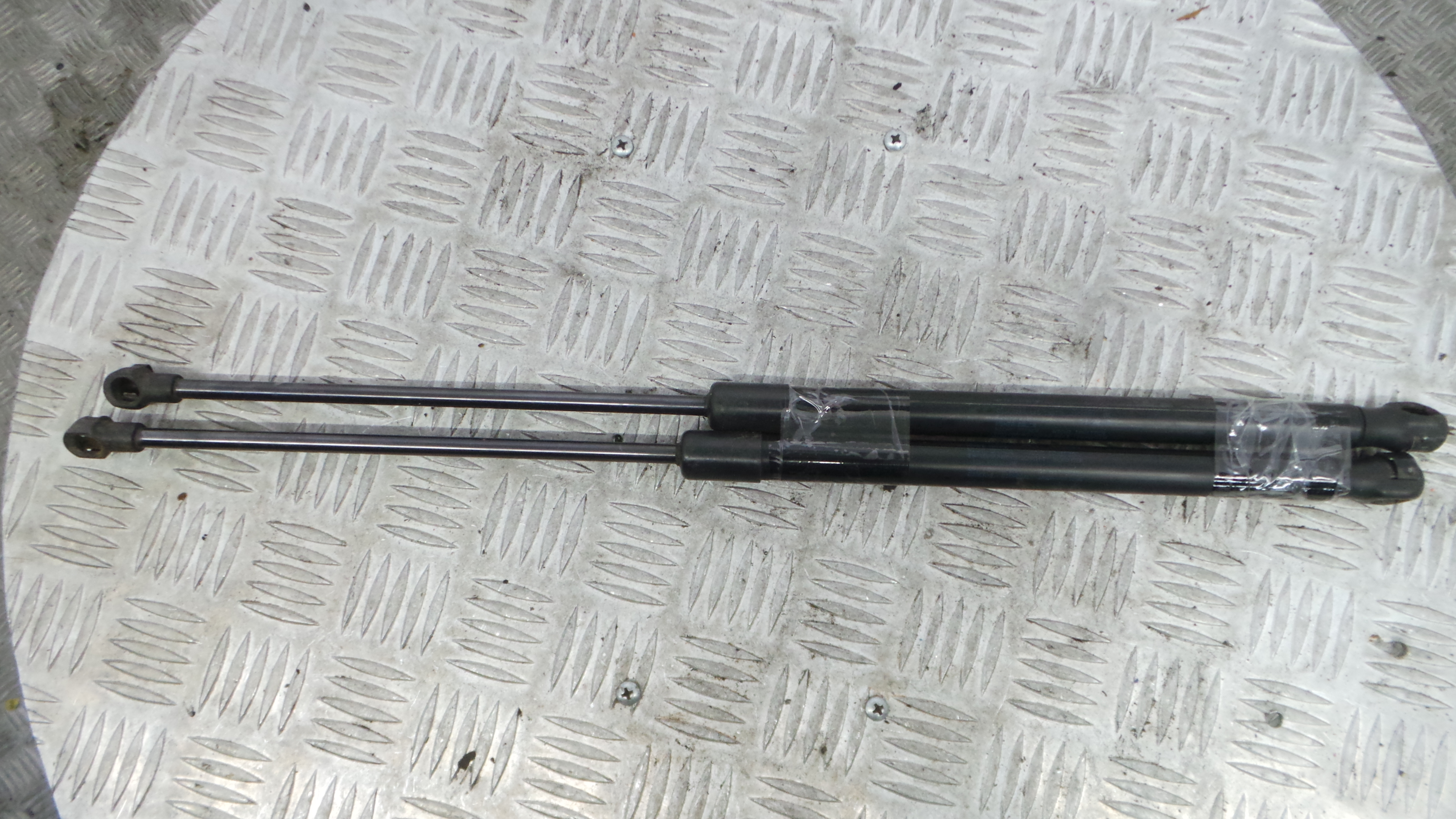 Amortecedor da Mala 5P0827550A - AUDI A6 C5 Avant (4B5)-36401004