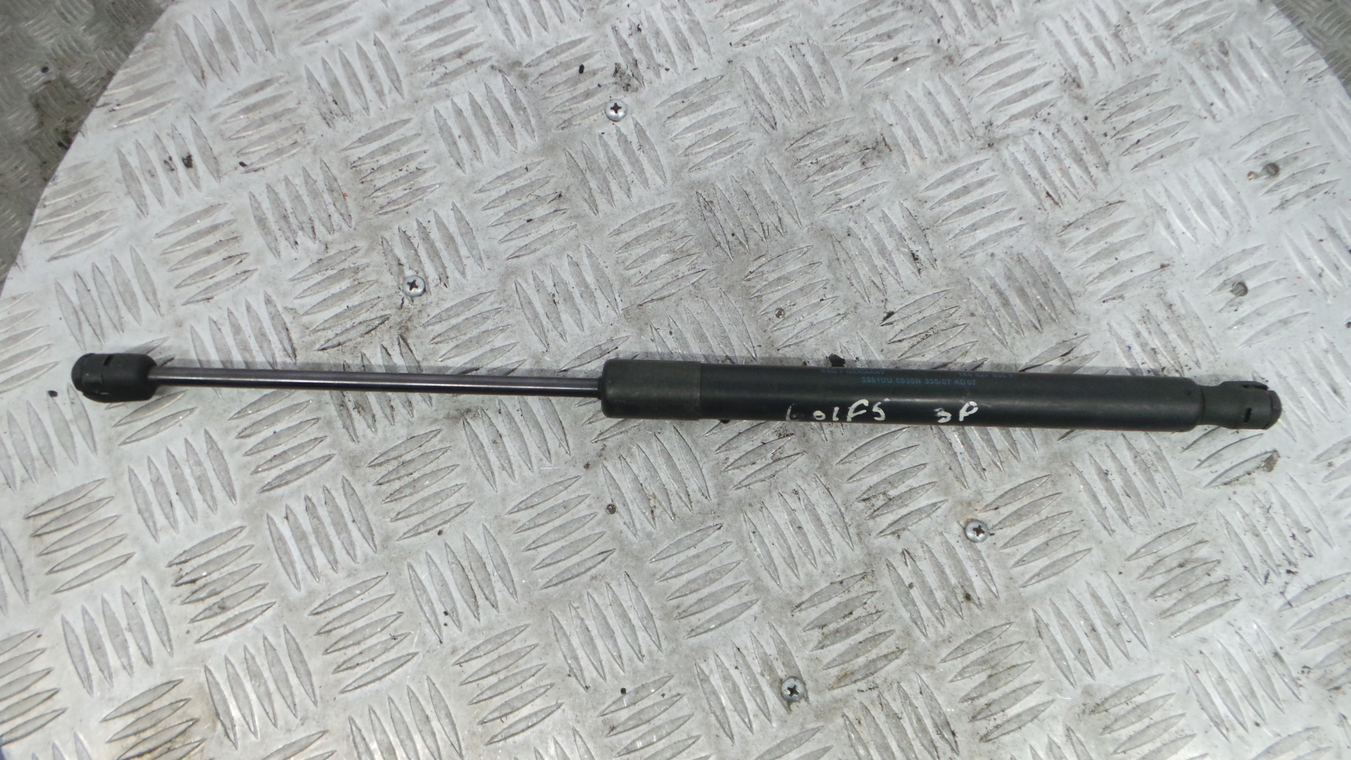 Amortecedor da Mala 1K6827550F - VW GOLF V (1K1)-36402509