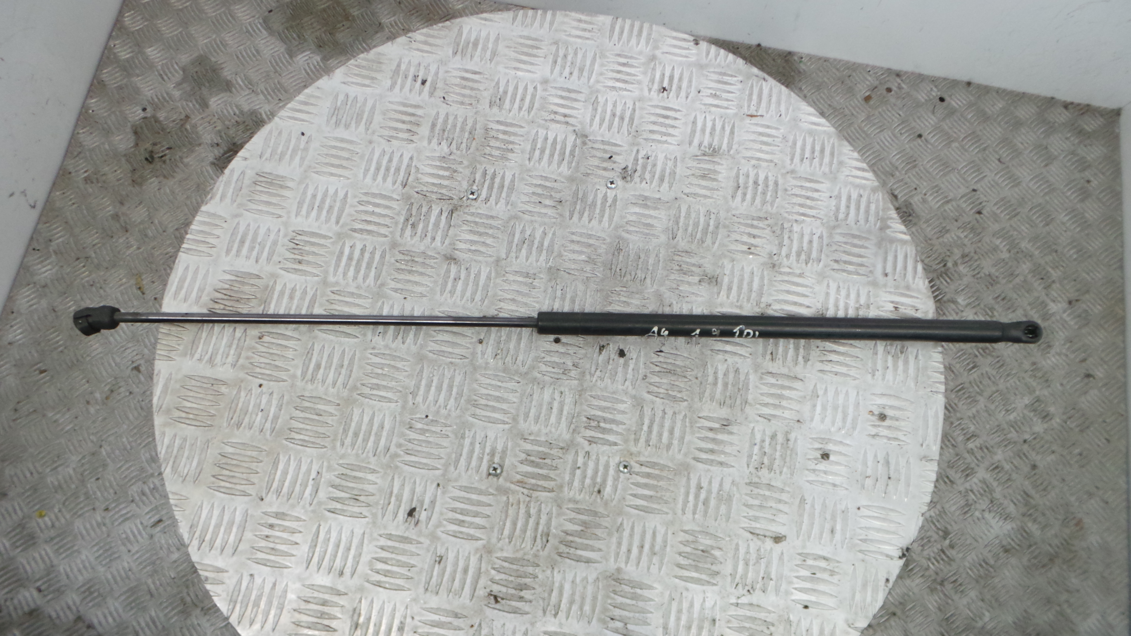 Amortecedor da Mala 8E0823359A - AUDI A4 B6 (8E2)-36402523 Amortecedor da Mala 8E0823359A - AUDI A4 B6 (8E2)-36402523