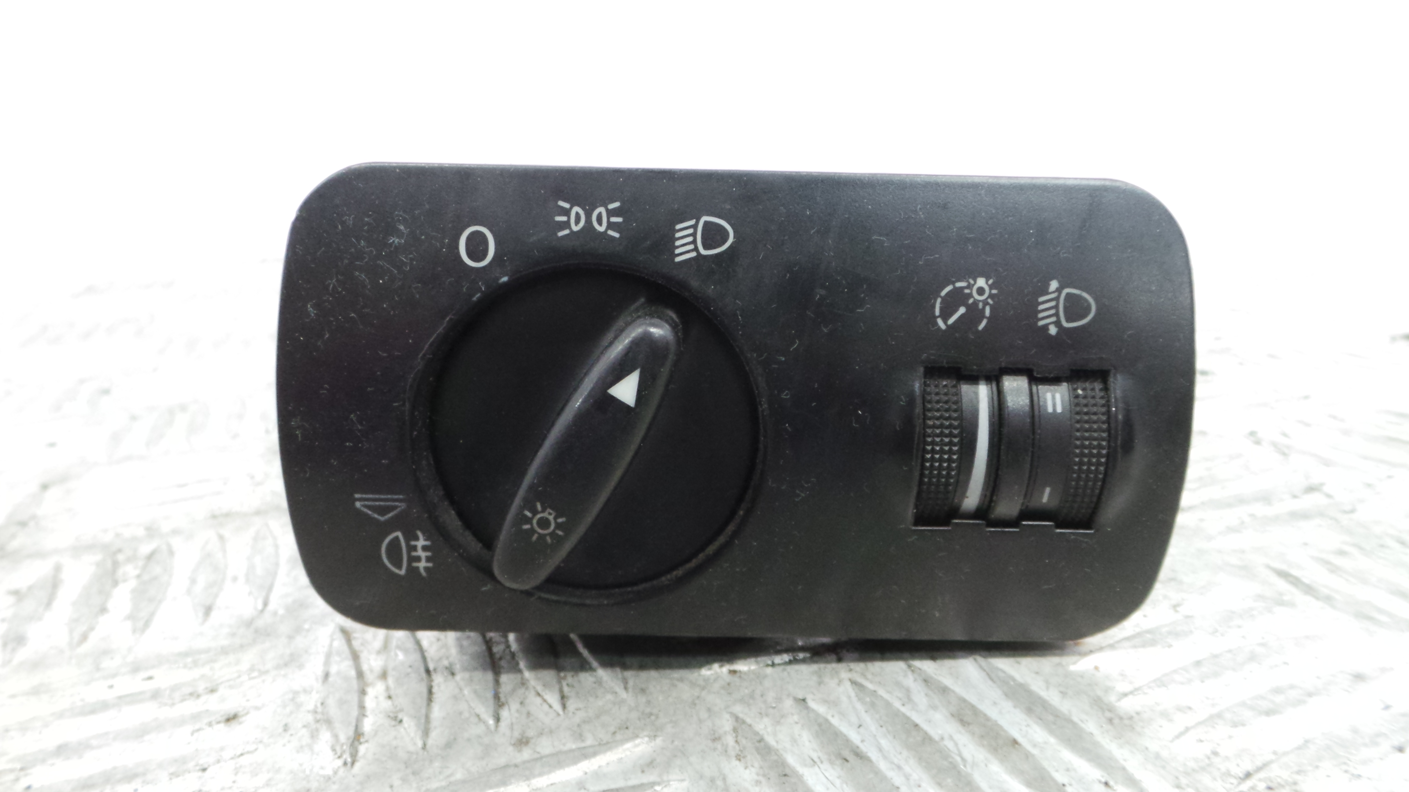 Comando das luzes 8L2941531E - AUDI A3 (8L1)-36403647 Comando das luzes 8L2941531E - AUDI A3 (8L1)-36403647