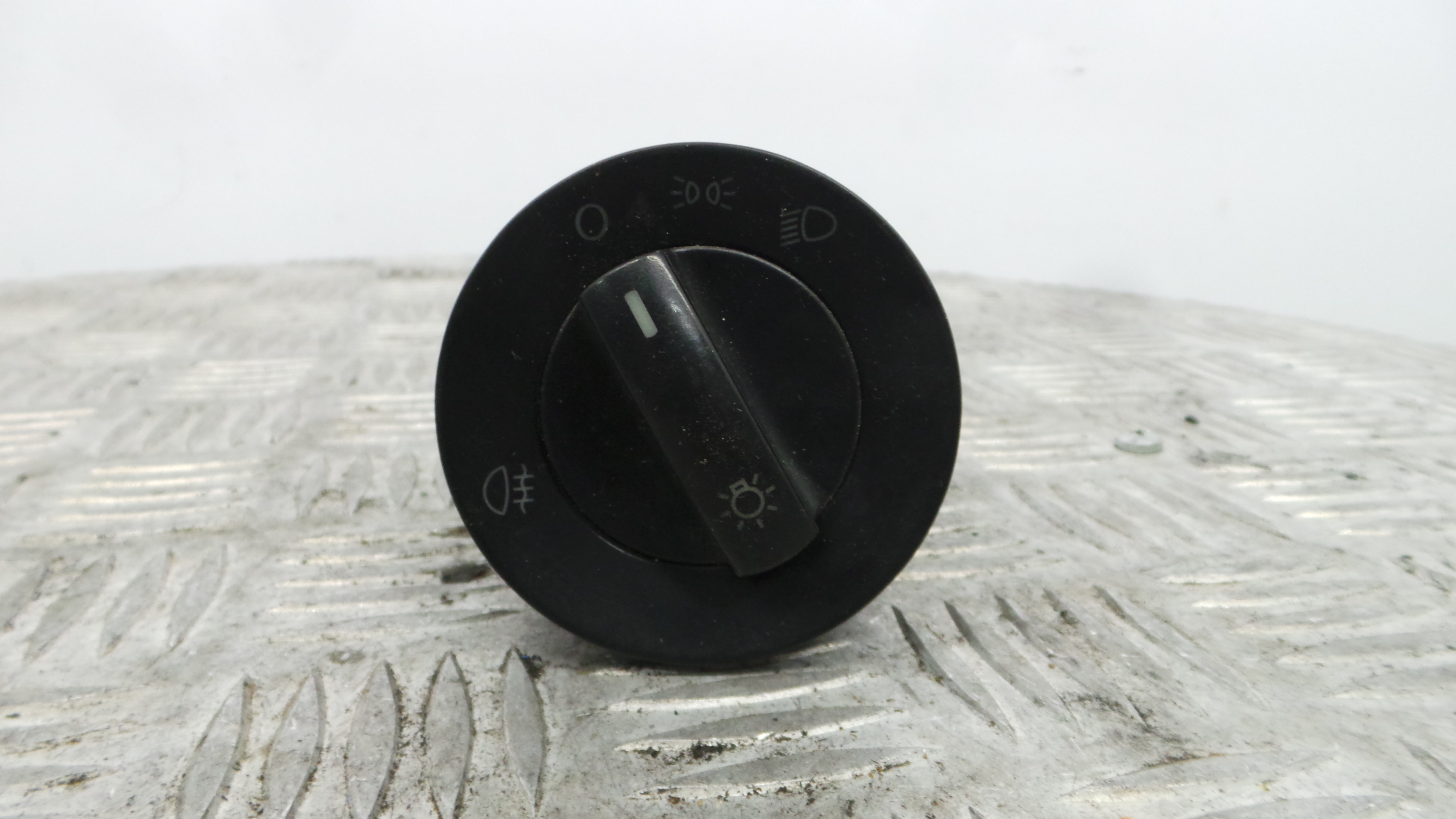 Comando das luzes 6Q0941531B - VW TRANSPORTER Mk V Caixa (7HA, 7HH, 7EA, 7EH), TRANSPORTER T5 Caixa-36403659 Comando das luzes 6Q0941531B - VW TRANSPORTER Mk V Caixa (7HA, 7HH, 7EA, 7EH), TRANSPORTER T5 Caixa-36403659