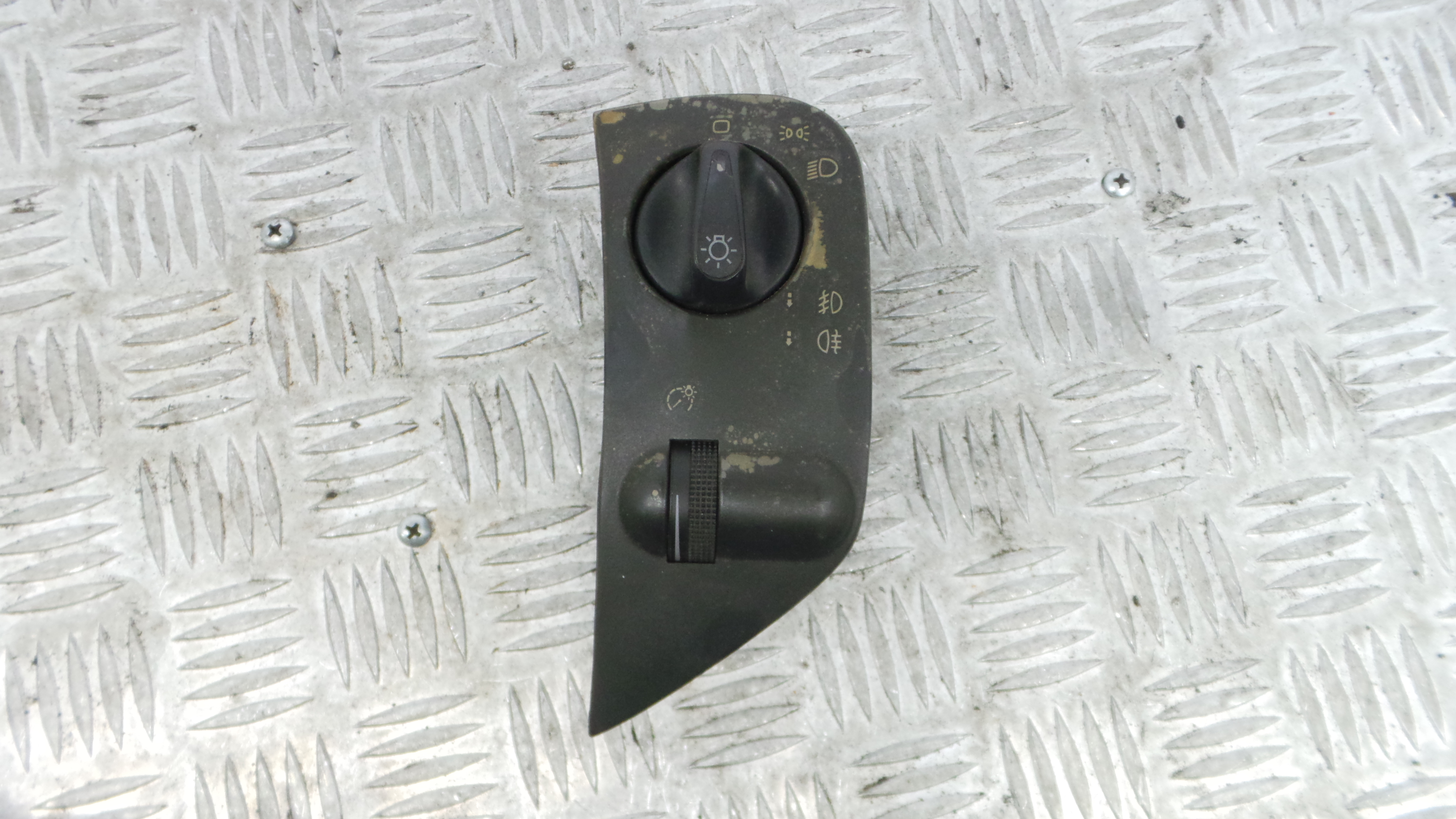 Comando das luzes 6K1941531D - SEAT IBIZA II (6K1), IBIZA Mk II (6K1)-36403665 Comando das luzes 6K1941531D - SEAT IBIZA II (6K1), IBIZA Mk II (6K1)-36403665