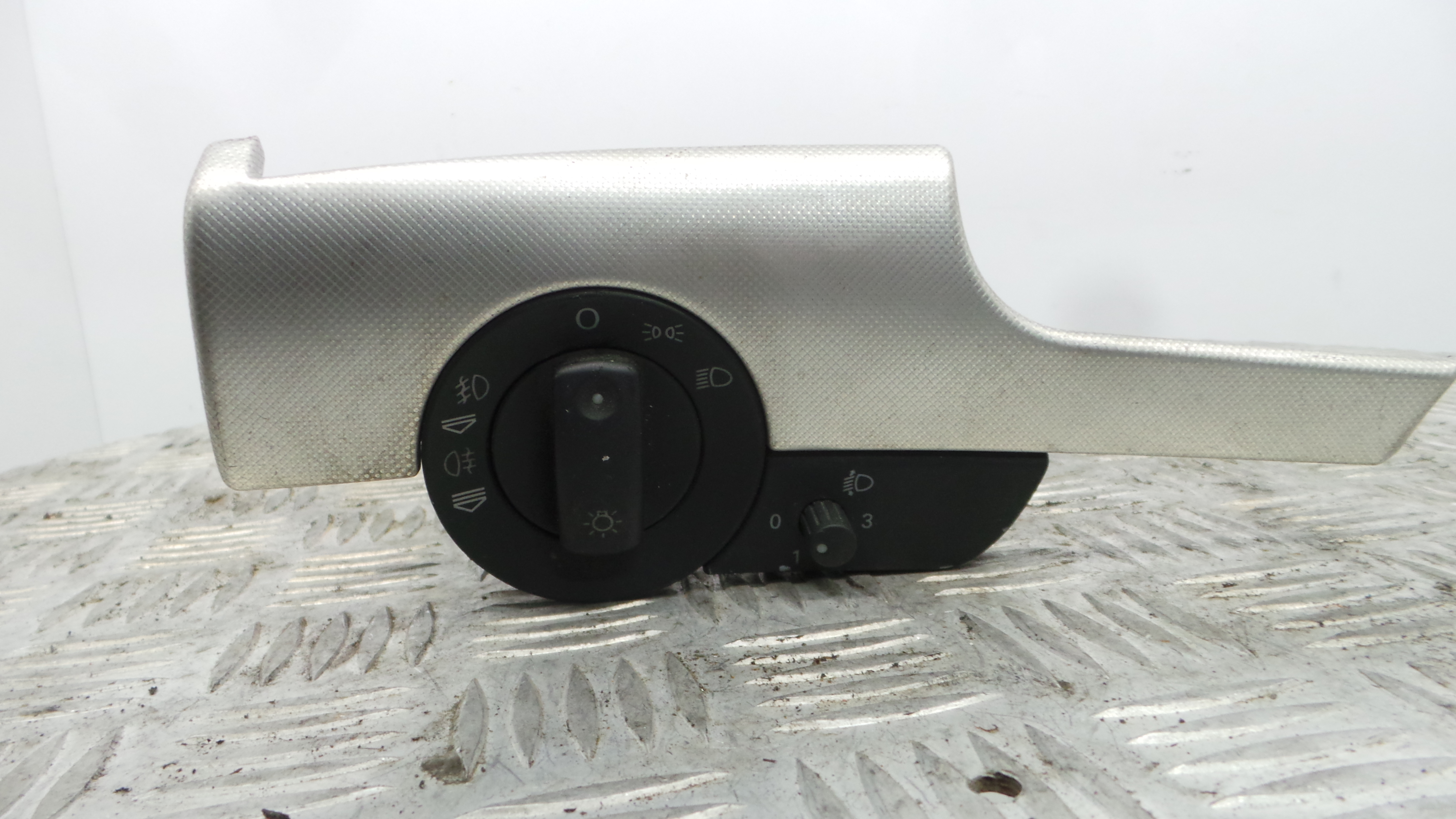 Comando das luzes 8E0941531C - AUDI A4 B7 (8EC)-36403707 Comando das luzes 8E0941531C - AUDI A4 B7 (8EC)-36403707