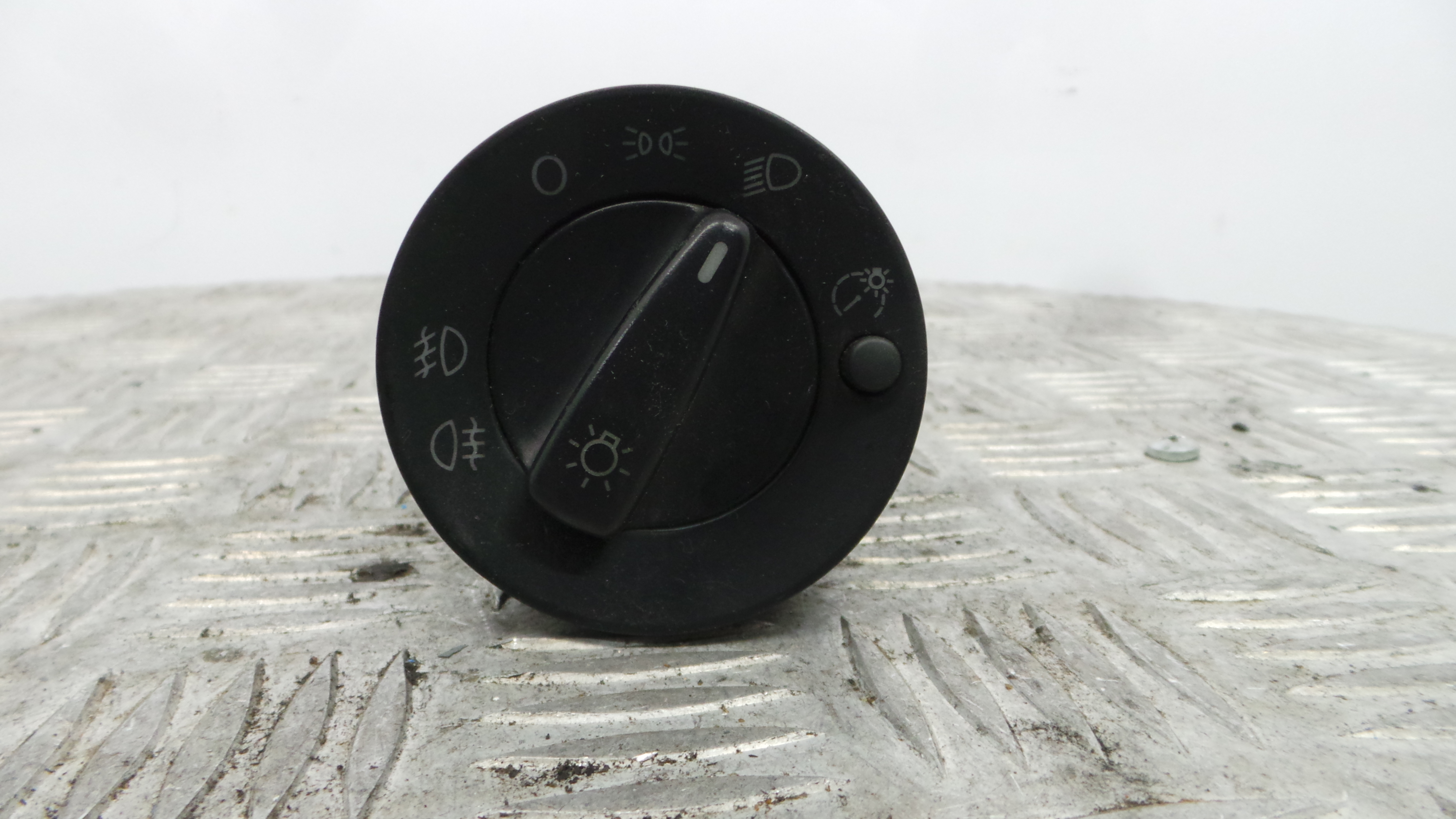 Comando das luzes 3B0941531A - SKODA OCTAVIA I (1U2)-36403753 Comando das luzes 3B0941531A - SKODA OCTAVIA I (1U2)-36403753