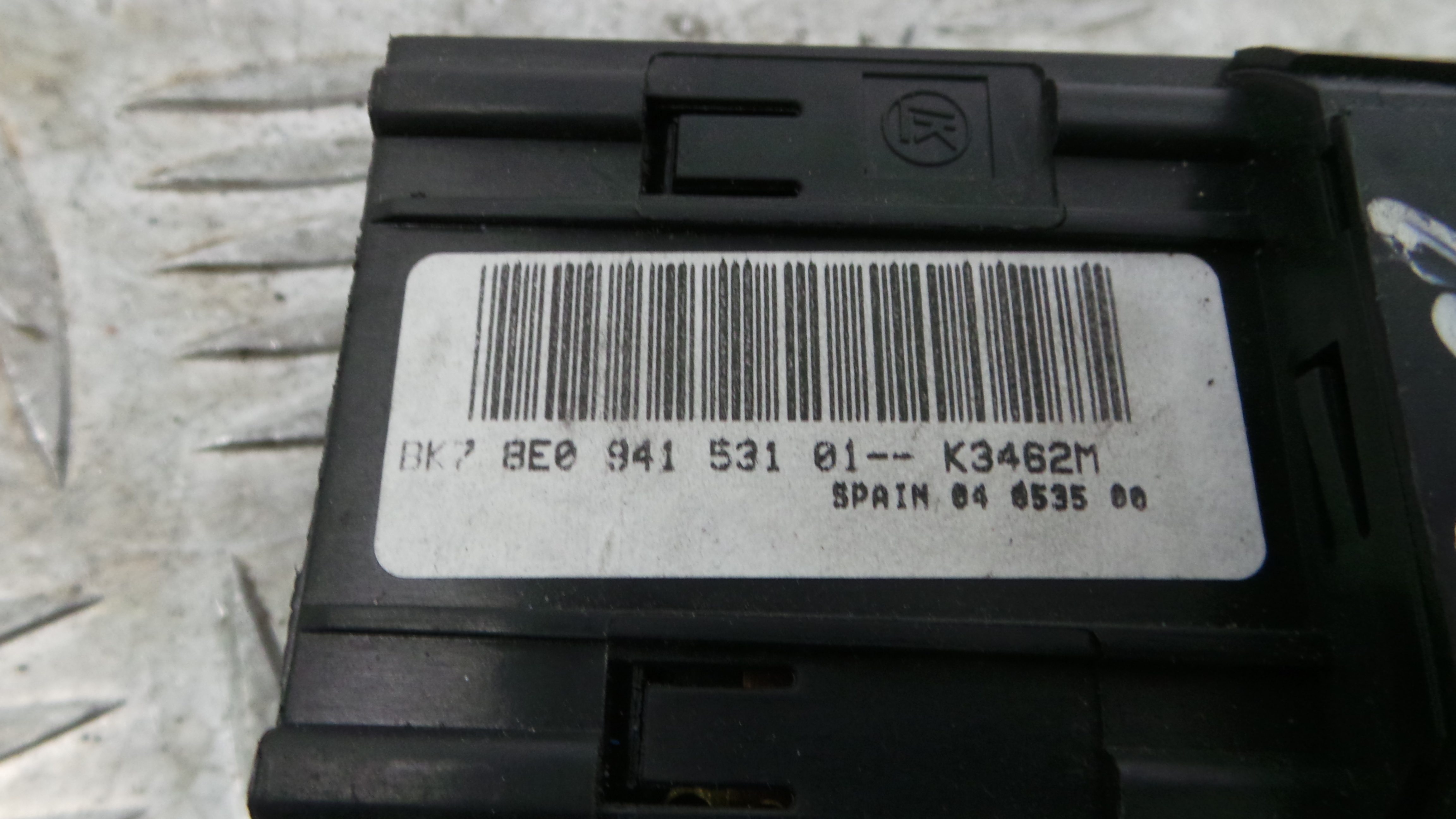 Comando das luzes  8E094153101 - AUDI A4 B6 (8E2)-36403796