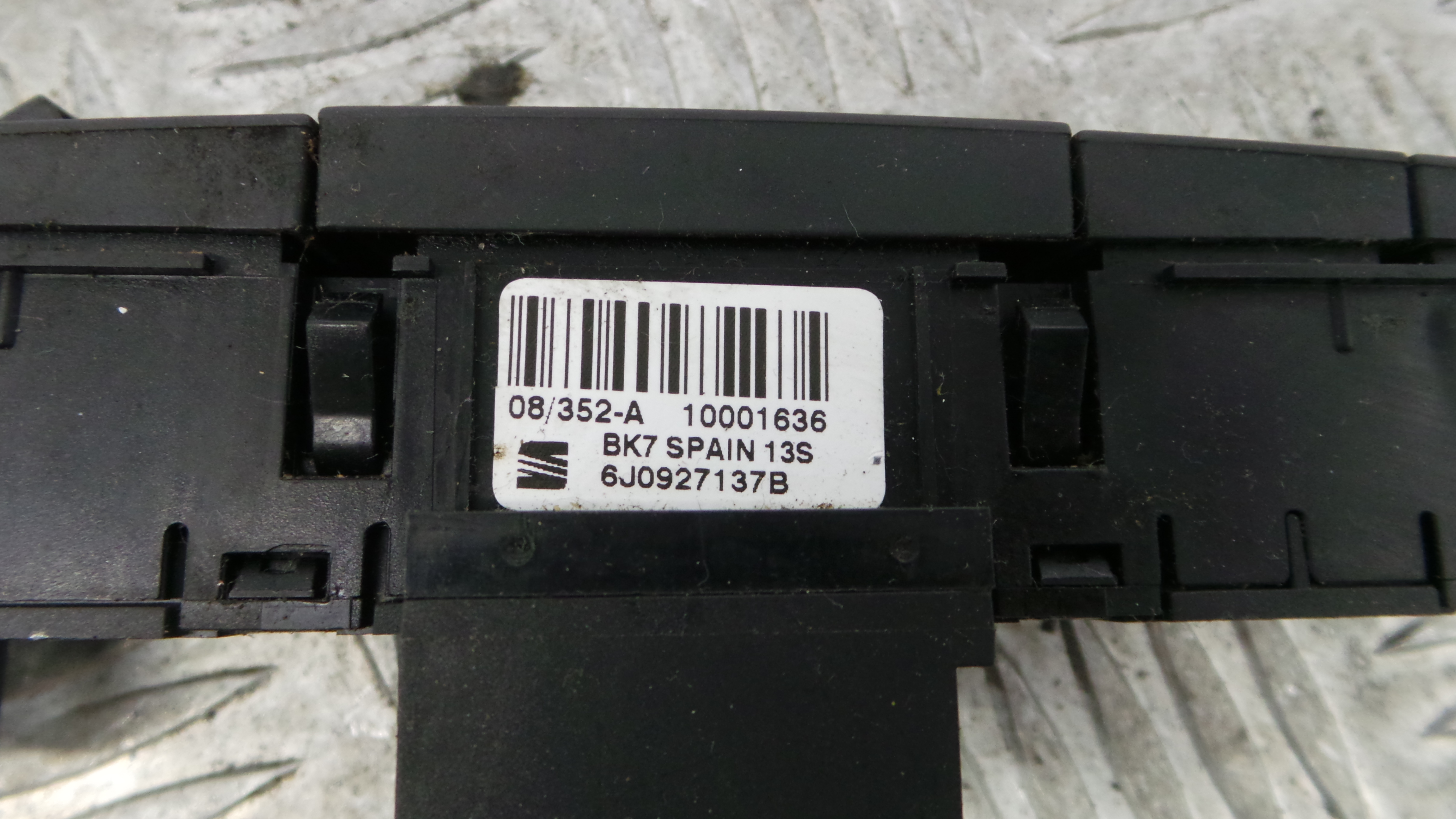 warning 4 piscas 6J0927137B - SEAT IBIZA IV (6J5, 6P1), IBIZA Mk IV (6J5, 6P1)-36403813