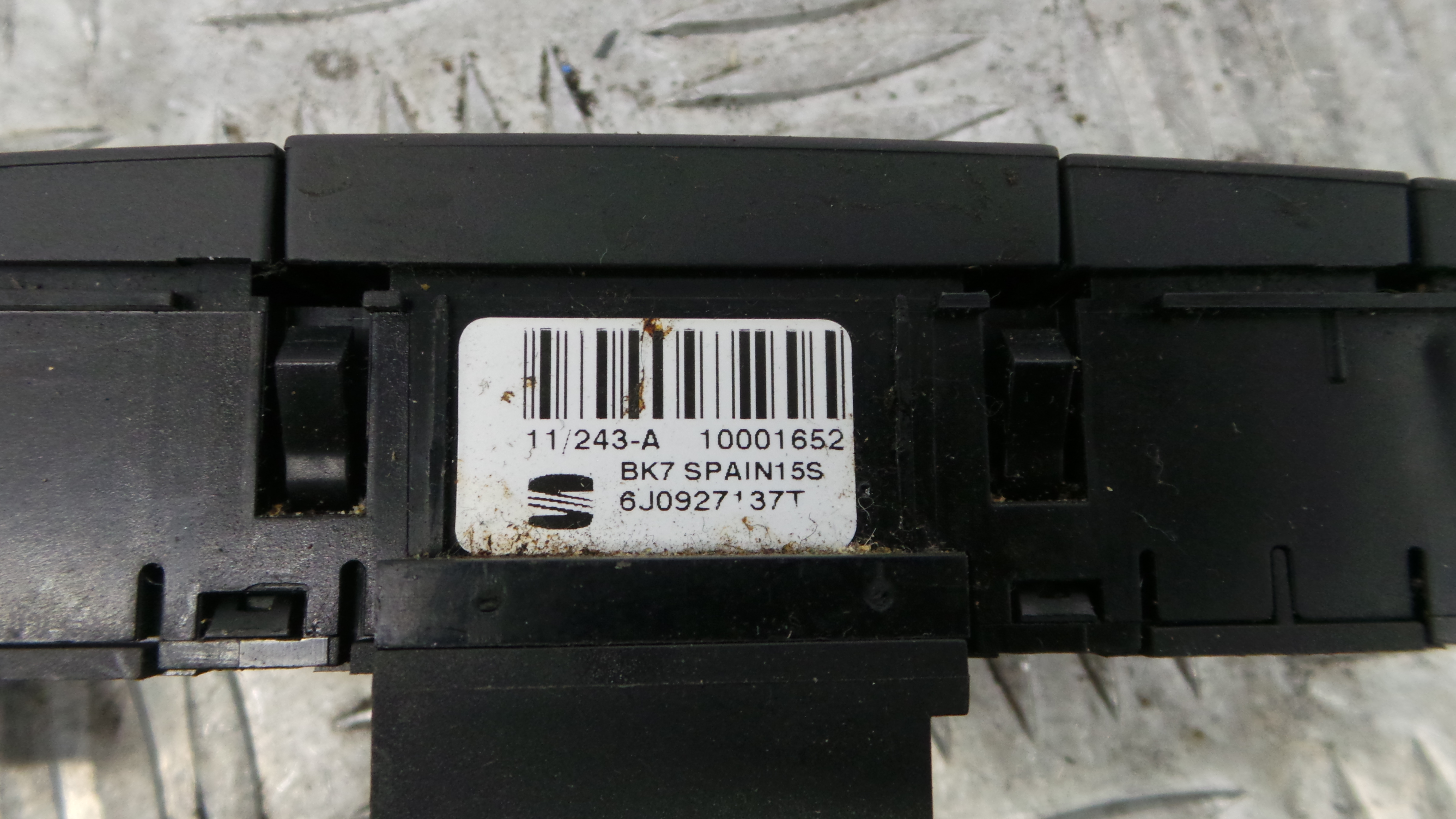 warning 4 piscas 6J0927137T - SEAT IBIZA IV (6J5, 6P1), IBIZA Mk IV (6J5, 6P1)-36403822