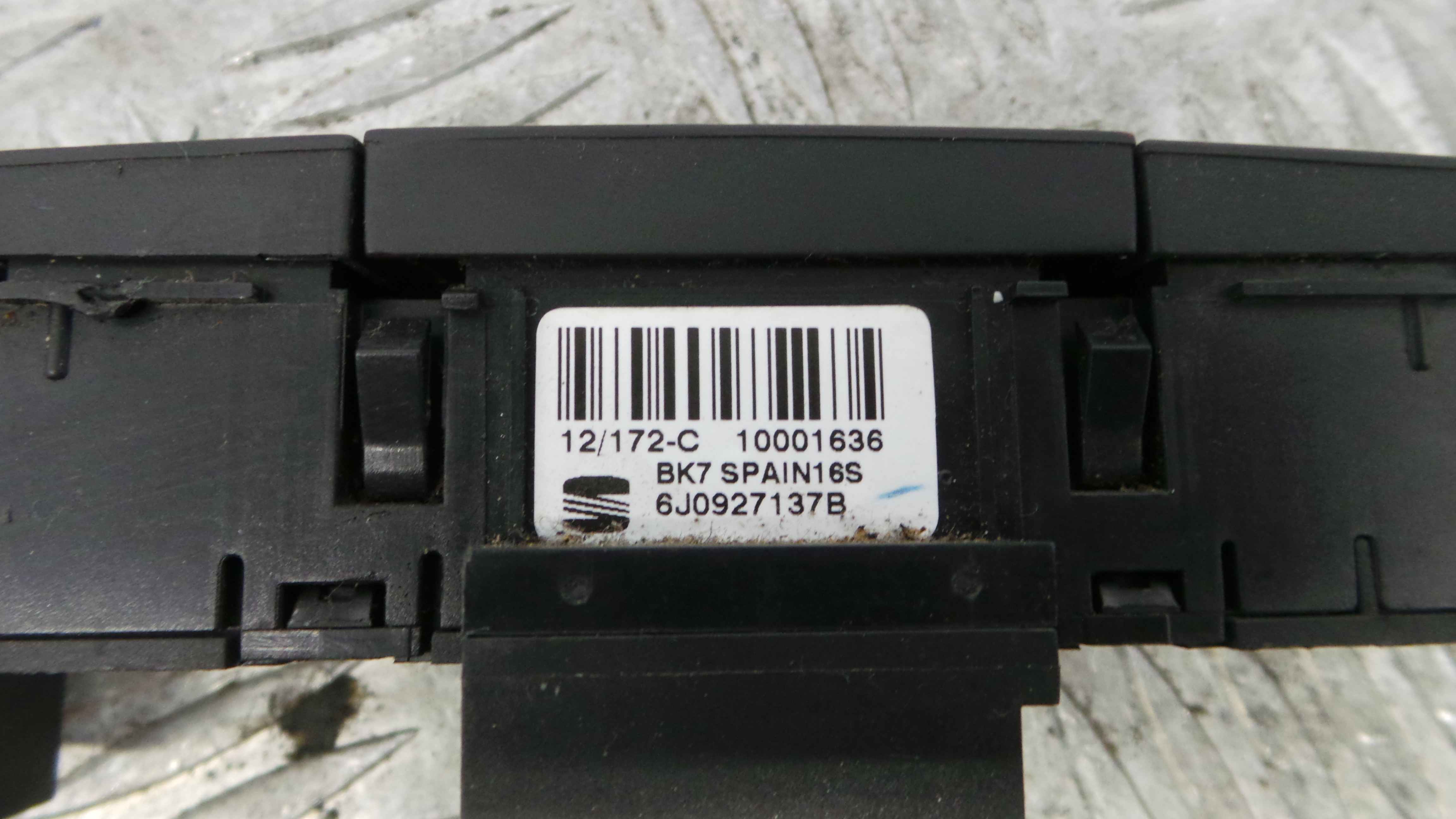 Botão Warning 6J0927137B - SEAT IBIZA IV (6J5, 6P1), IBIZA Mk IV (6J5, 6P1)-36403825