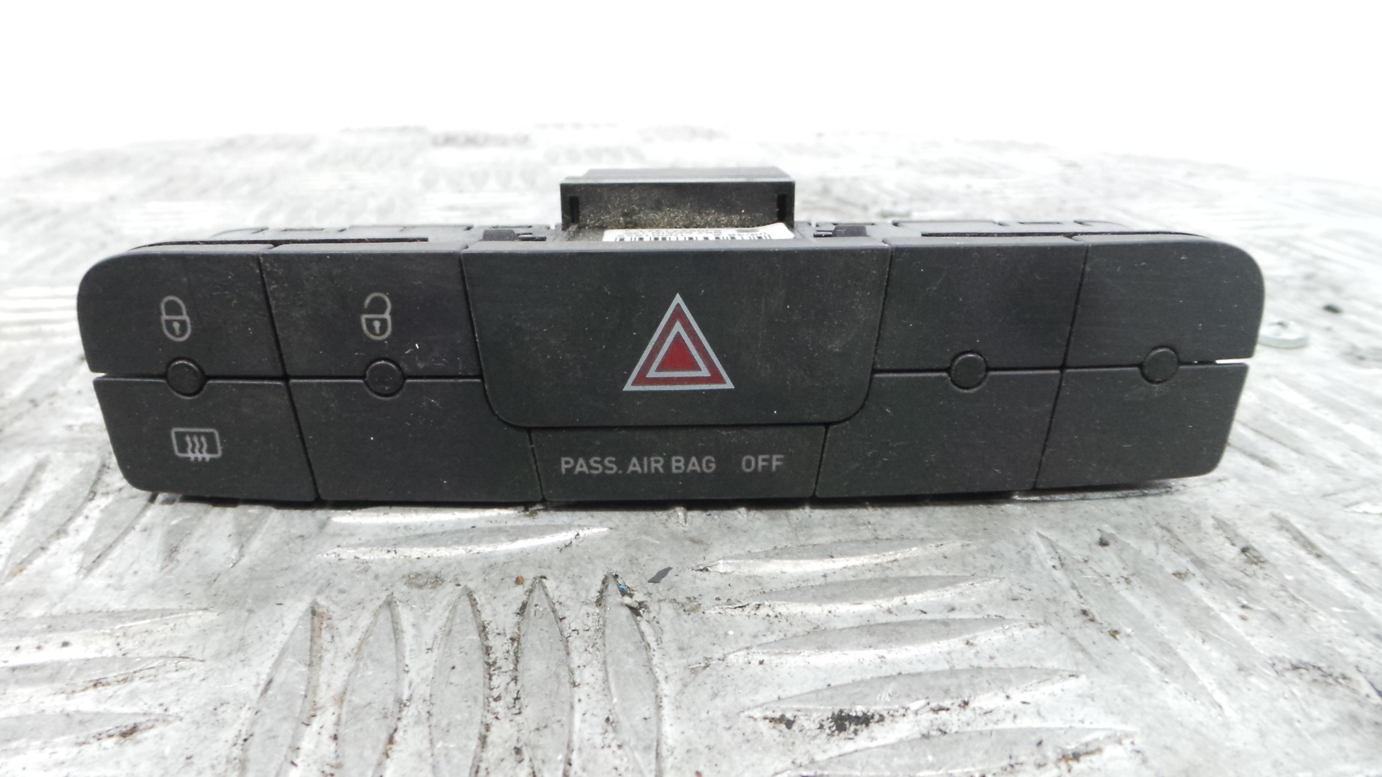 warning 4 piscas 6J0927137T - SEAT IBIZA IV (6J5, 6P1), IBIZA Mk IV (6J5, 6P1)-36403837