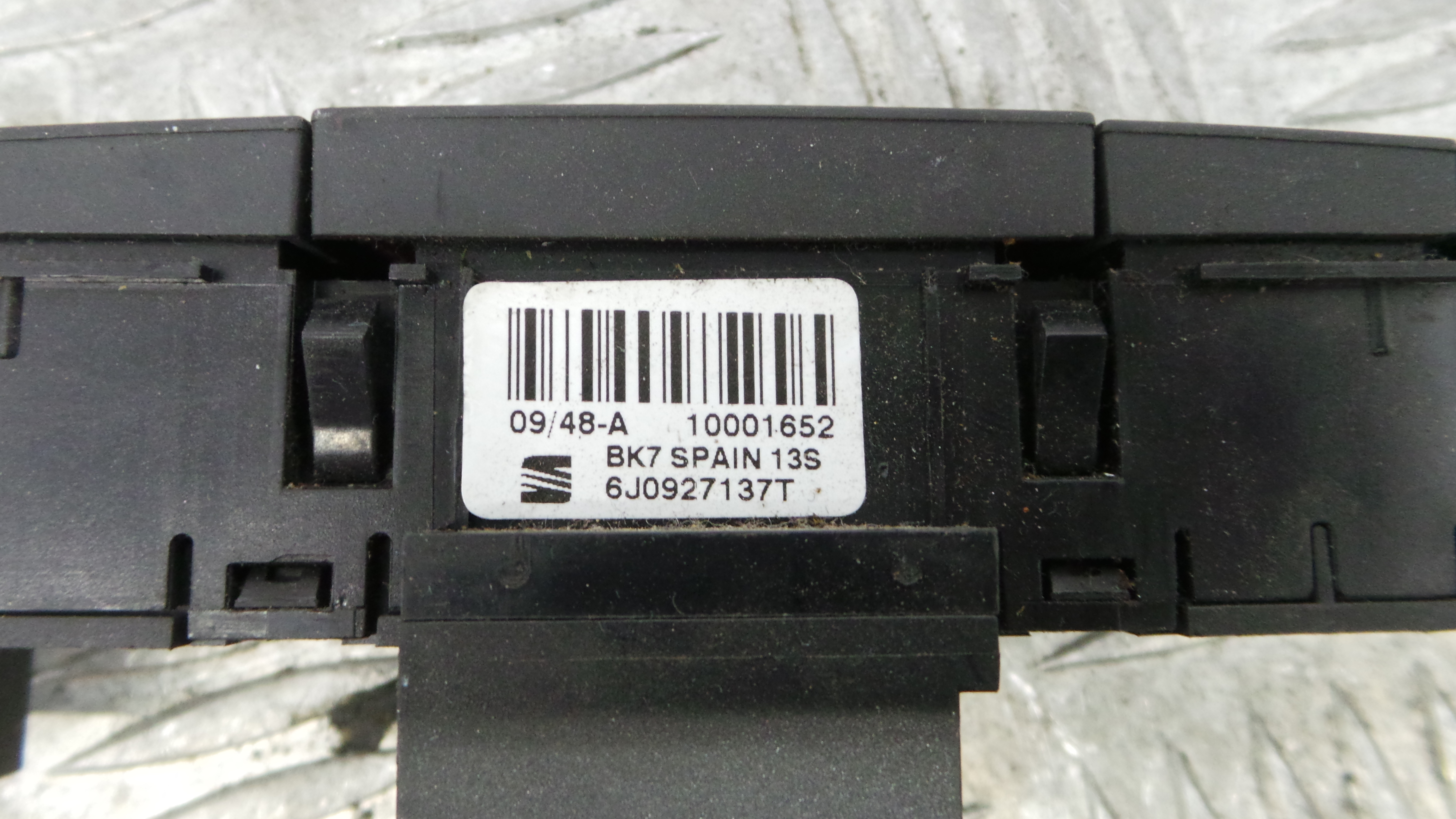 warning 4 piscas 6J0927137T - SEAT IBIZA IV (6J5, 6P1), IBIZA Mk IV (6J5, 6P1)-36403837