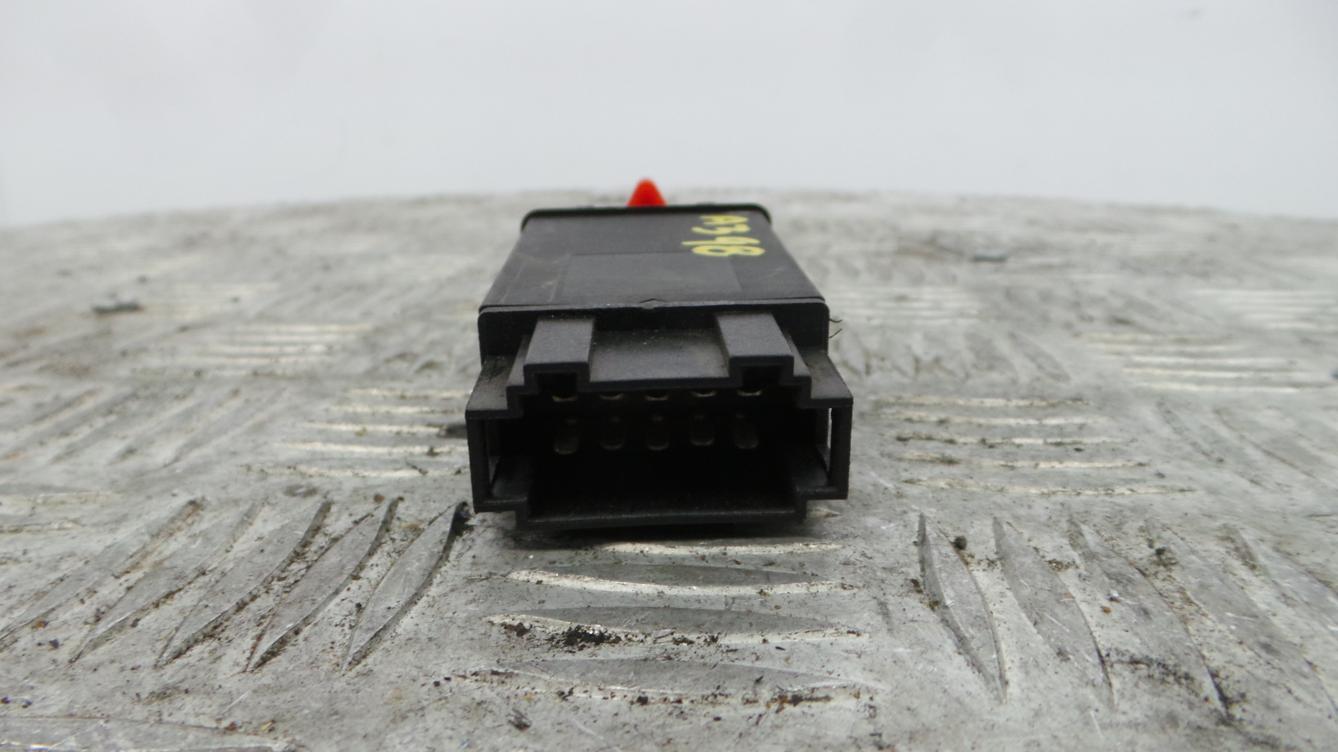 warning 4 piscas 0916068 - AUDI A3 (8L1)-36403847