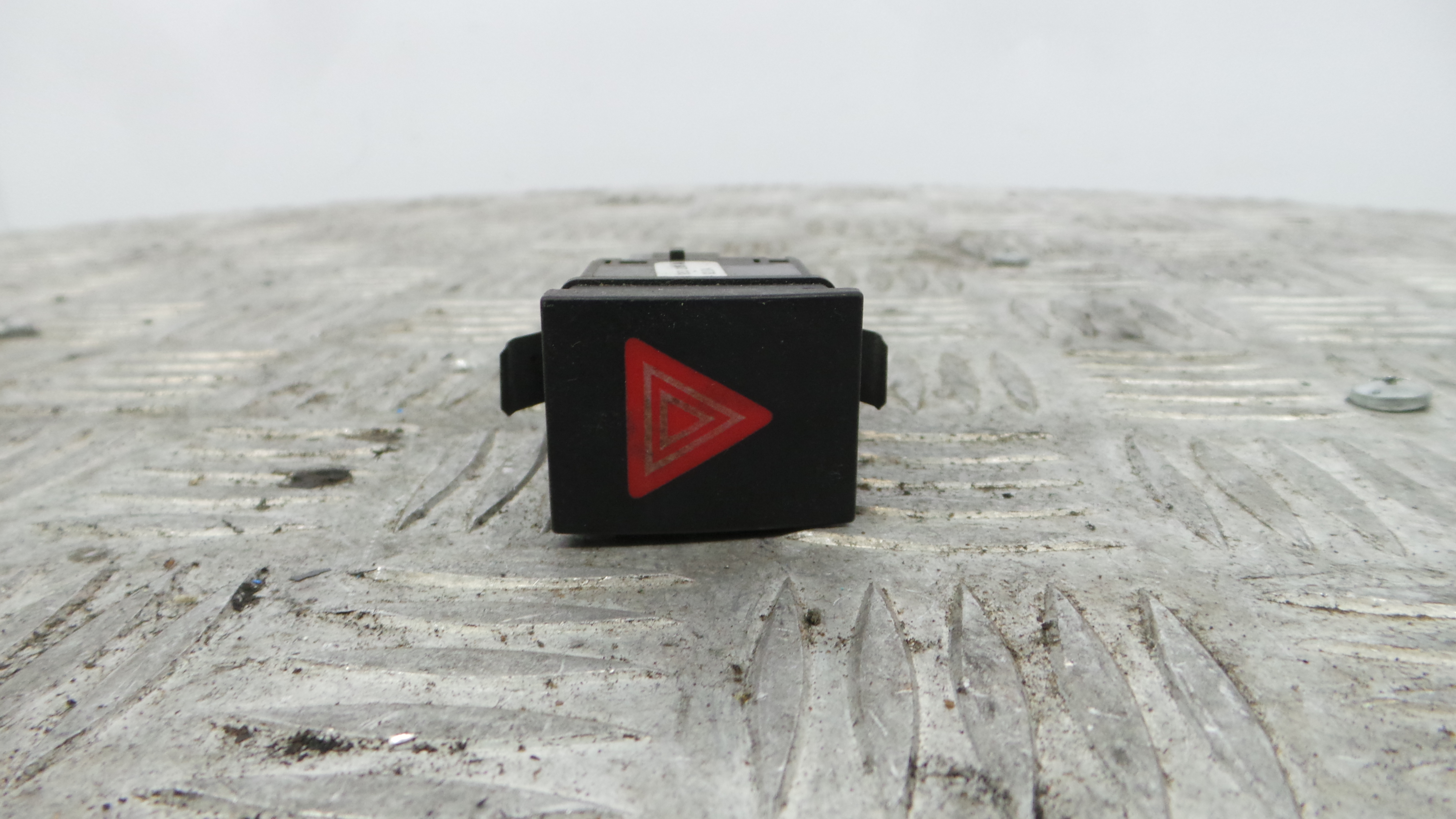 warning 4 piscas 6Q0953235A - VW POLO (9N_, 9A_)-36403850