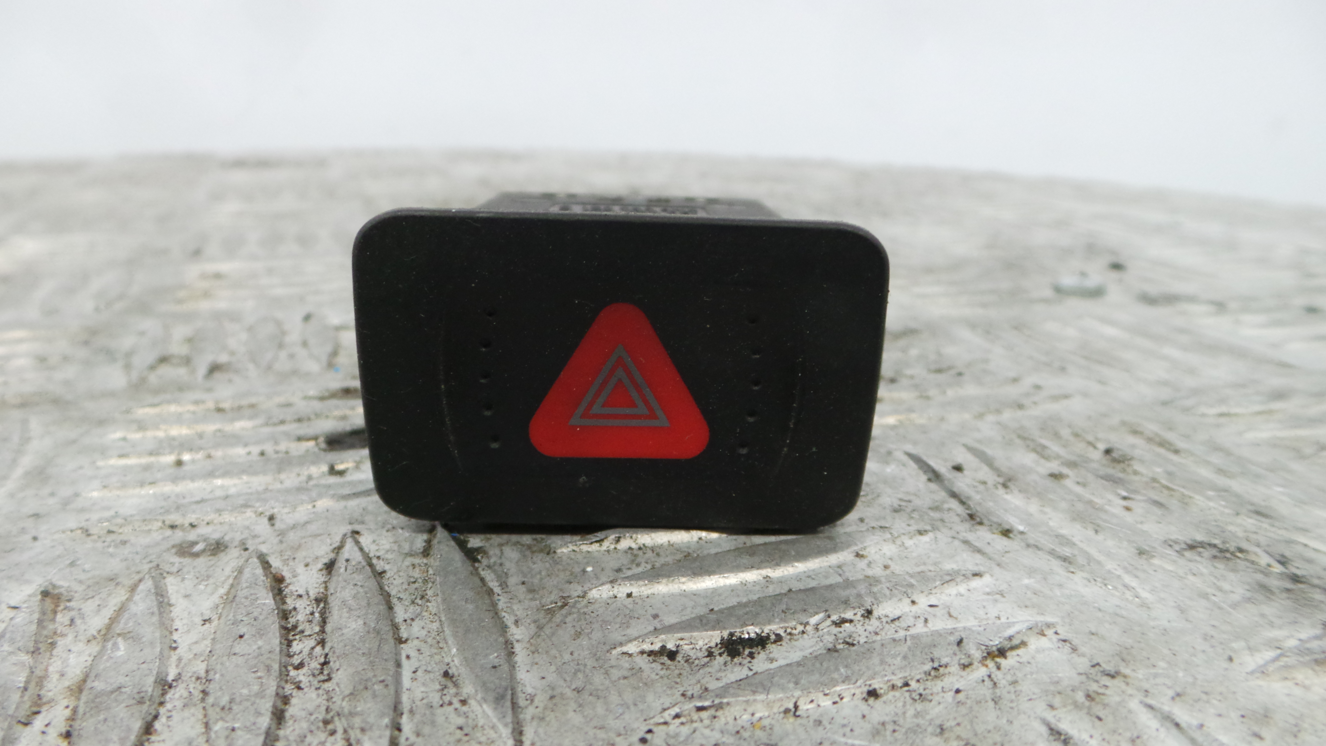 warning 4 piscas 1J0953235J - VW BORA I (1J2)-36403856 warning 4 piscas 1J0953235J - VW BORA I (1J2)-36403856