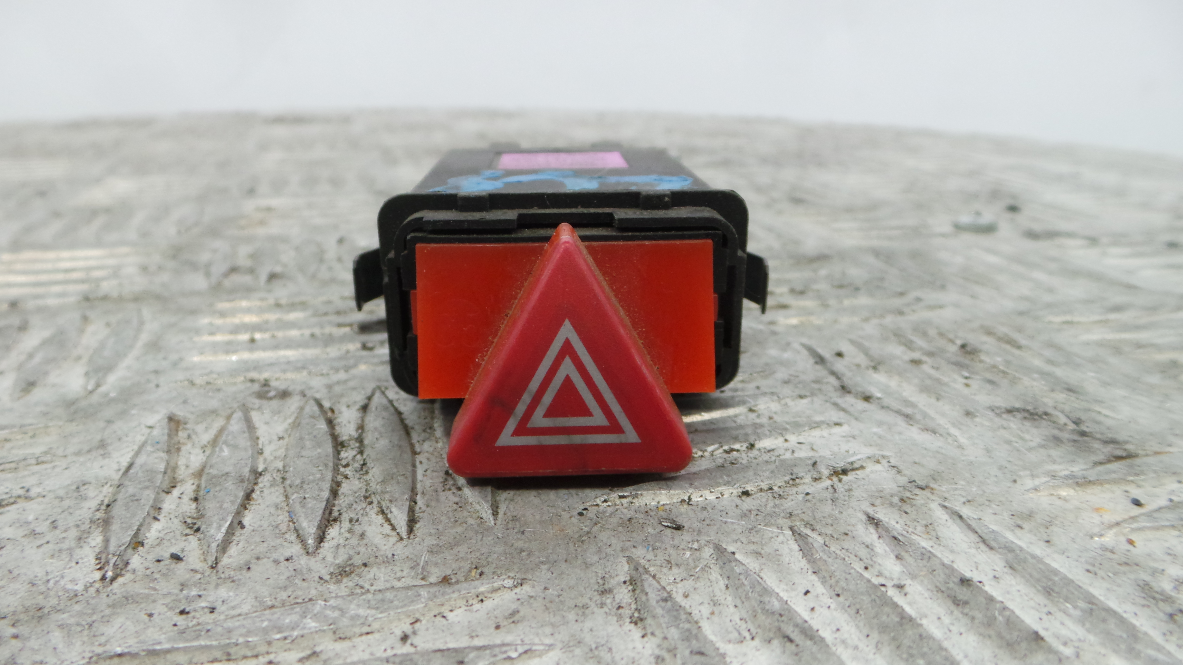 warning 4 piscas 4B0941509K - AUDI A6 C5 (4B2)-36403861