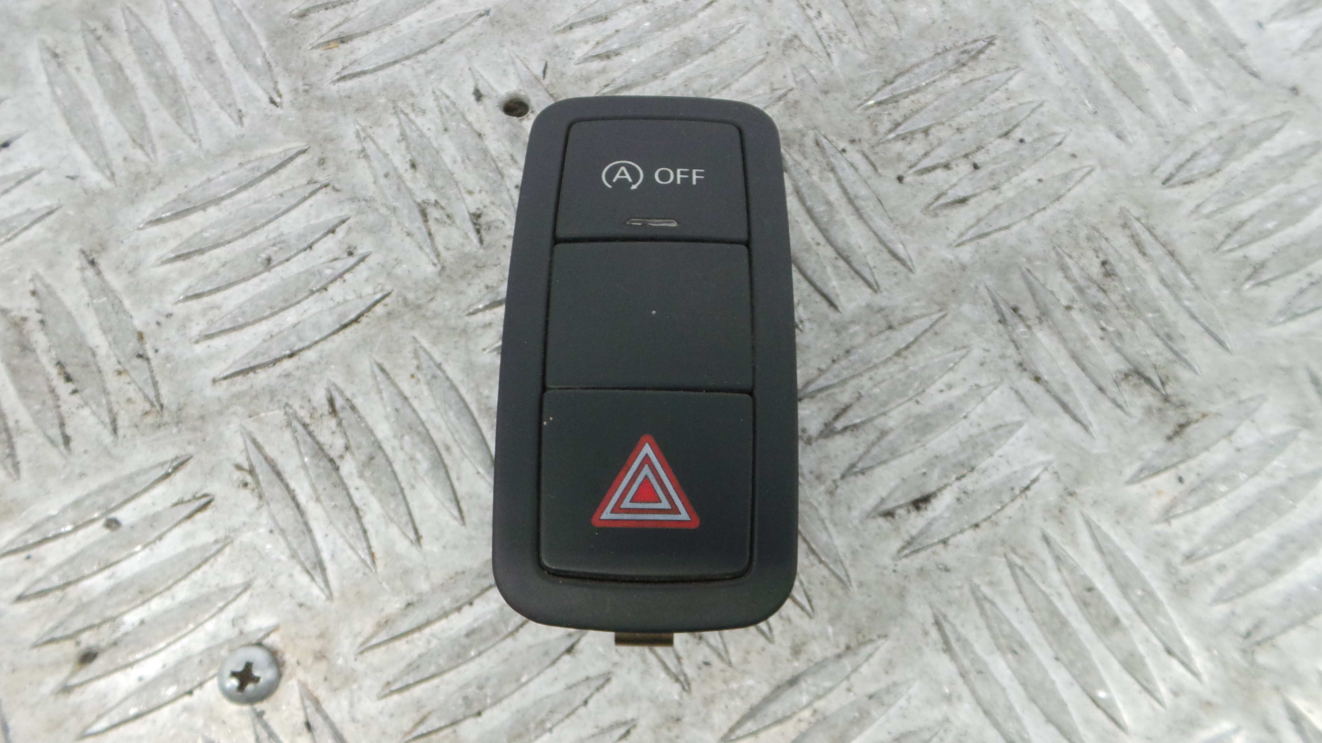 warning 4 piscas 8X0959672A - AUDI A1 (8X1, 8XK)-36403874 warning 4 piscas 8X0959672A - AUDI A1 (8X1, 8XK)-36403874