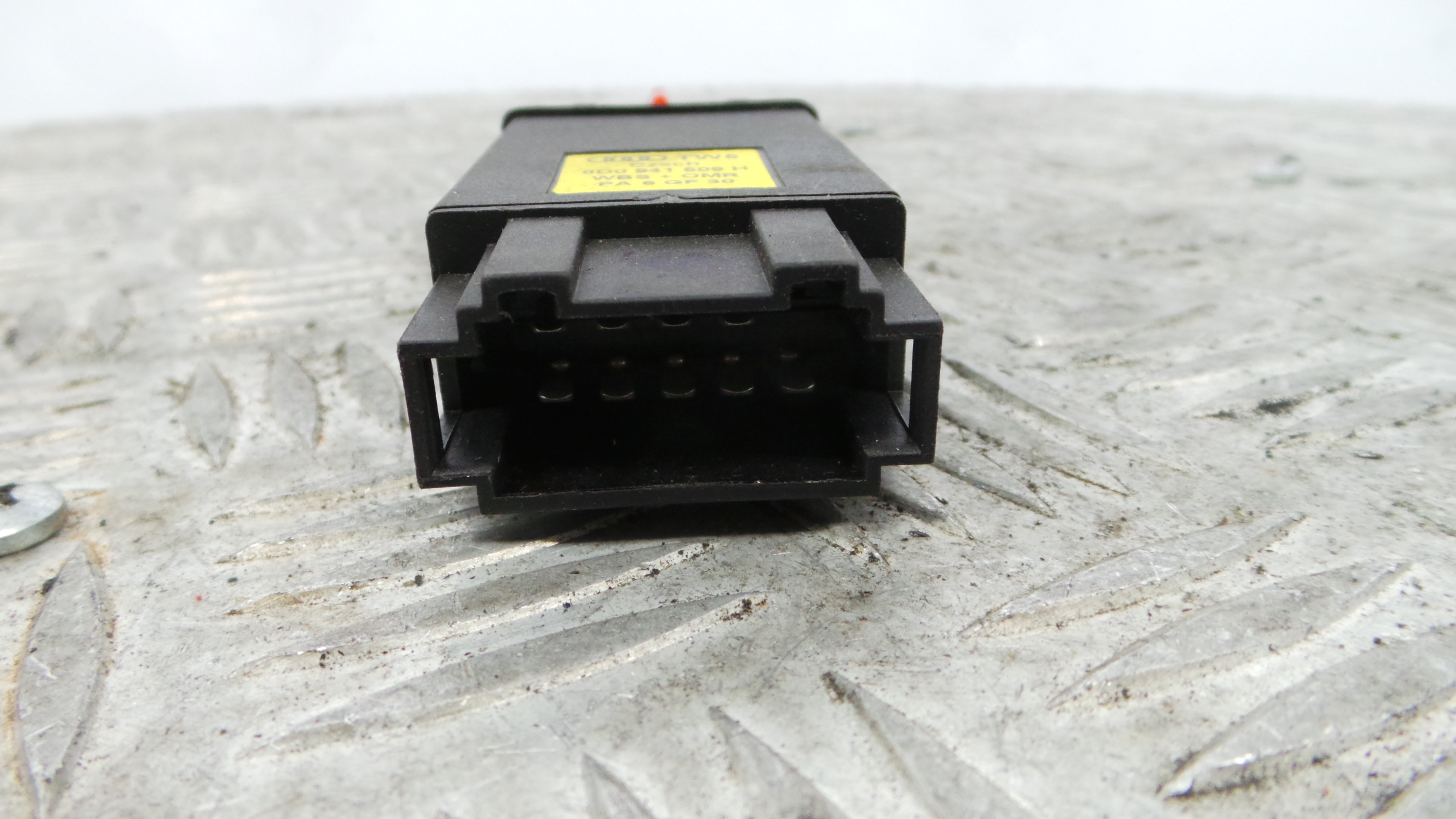 warning 4 piscas 8D0941509H - AUDI A3 (8L1)-36403877