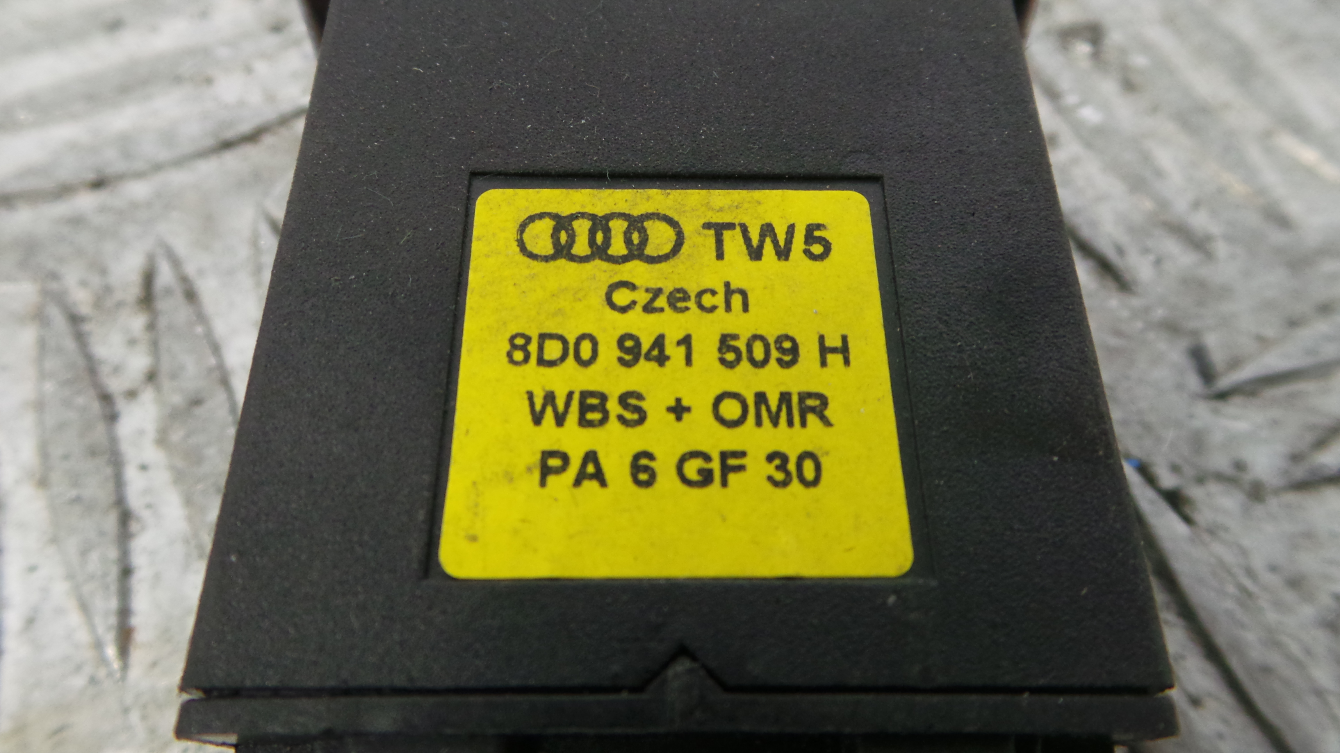 warning 4 piscas 8D0941509H - AUDI A3 (8L1)-36403877