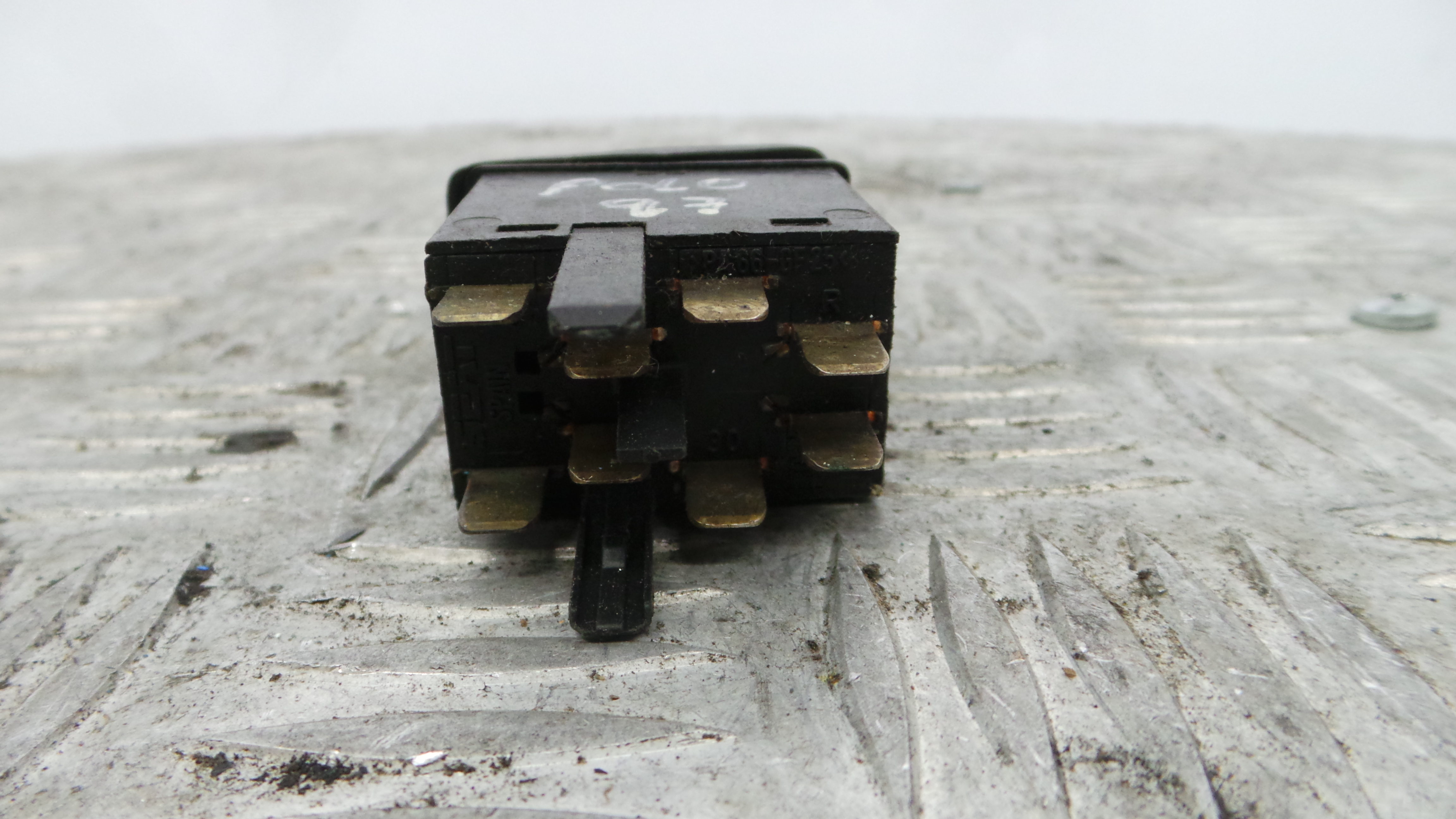 warning 4 piscas 6N1953235 - VW POLO III (6N1)-36403883