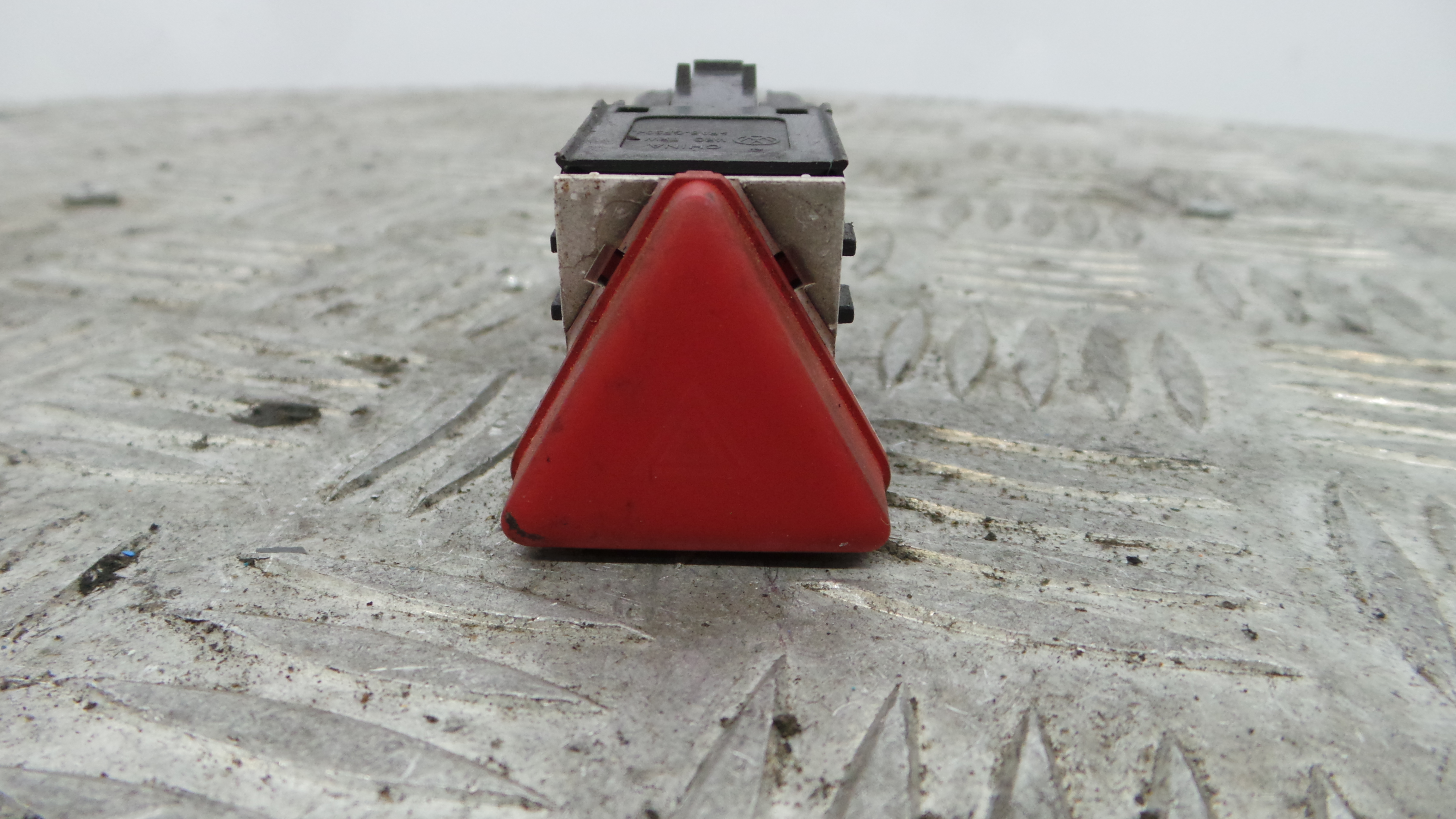 warning 4 piscas - VW GOLF V (1K1)-36403890 warning 4 piscas - VW GOLF V (1K1)-36403890