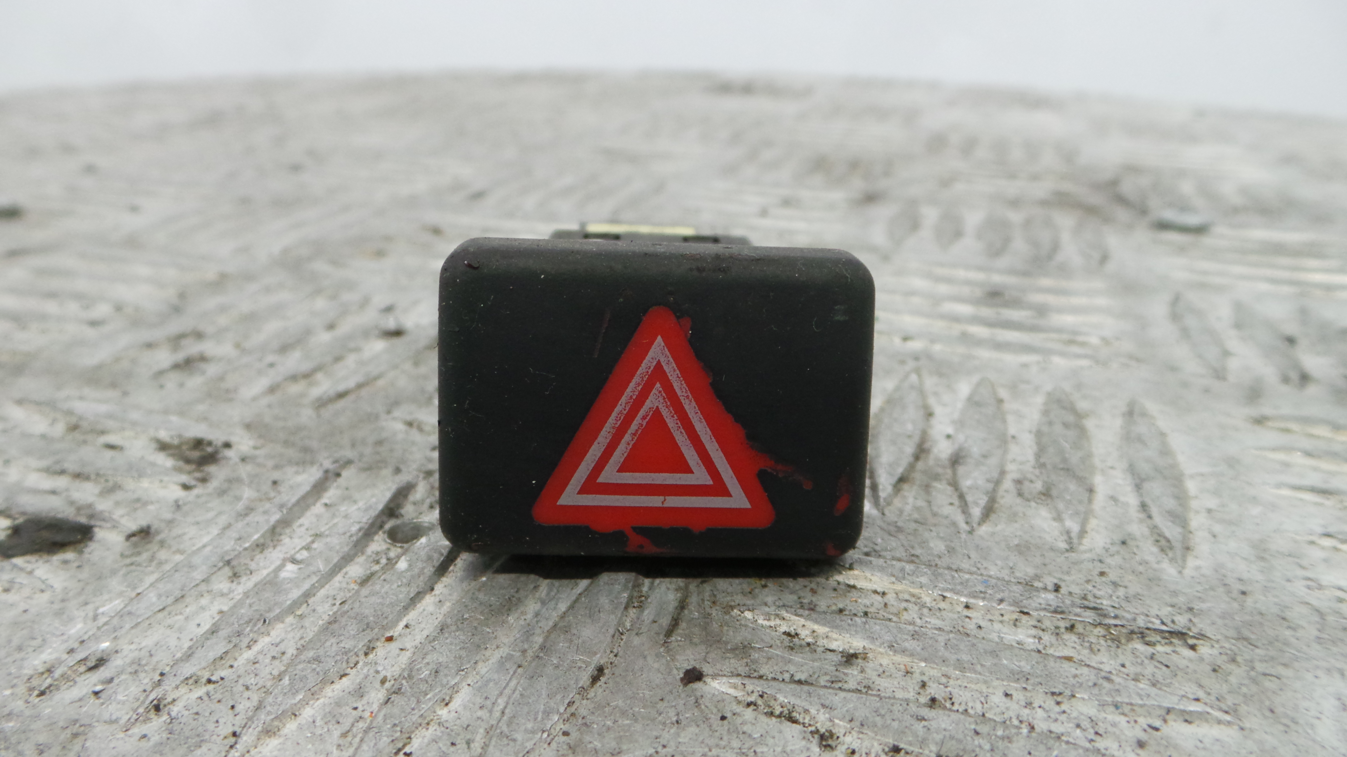 warning 4 piscas 8E0941509 - AUDI A4 B6 (8E2)-36403896